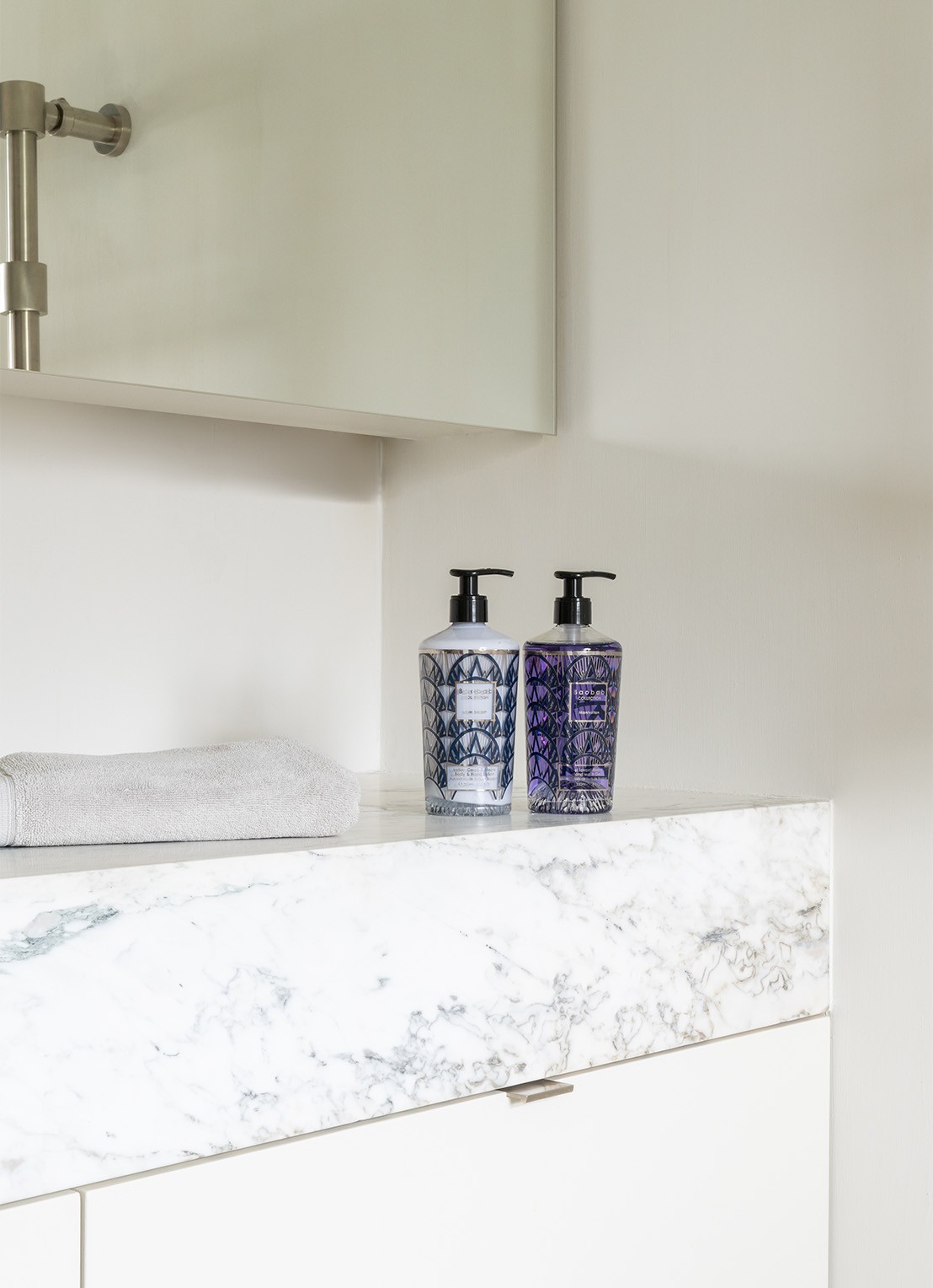 Baobab Collection Manhattan bodylotion- & showergel - verzorgingsset - voorkant 2 blauw