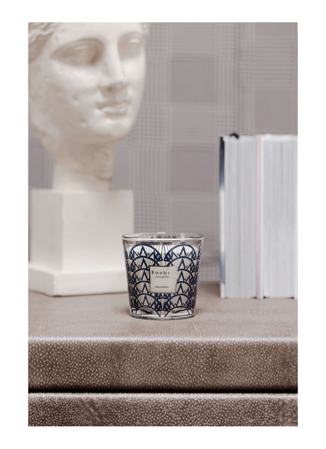 Baobab Collection My First Baobab - Manhattan geurkaars 190 gram - voorkant 3 donkerblauw