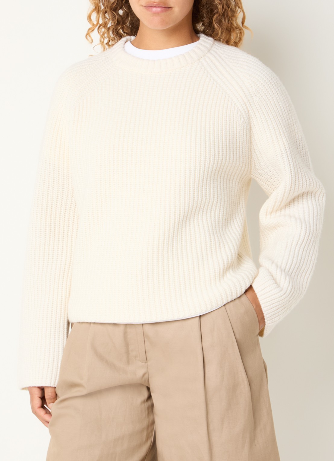 Barbour Renata grofgebreide trui - detail 4 beige
