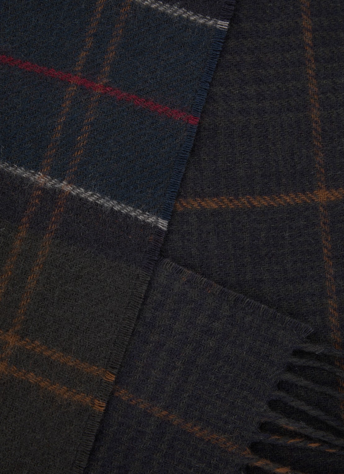 Barbour Taryn reversible sjaal van wol met ruitdessin 34 x 166 cm - detail 2 groen