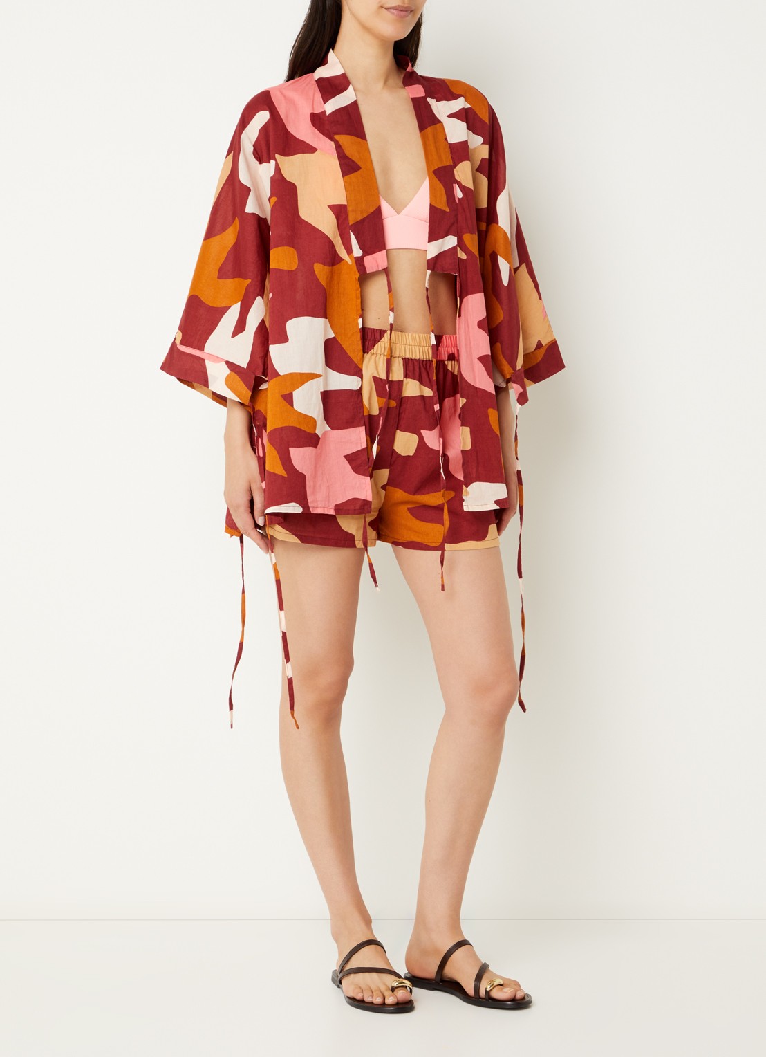 Barts Falesy high waist loose fit korte broek met camouflageprint  - voorkant 2 steenrood