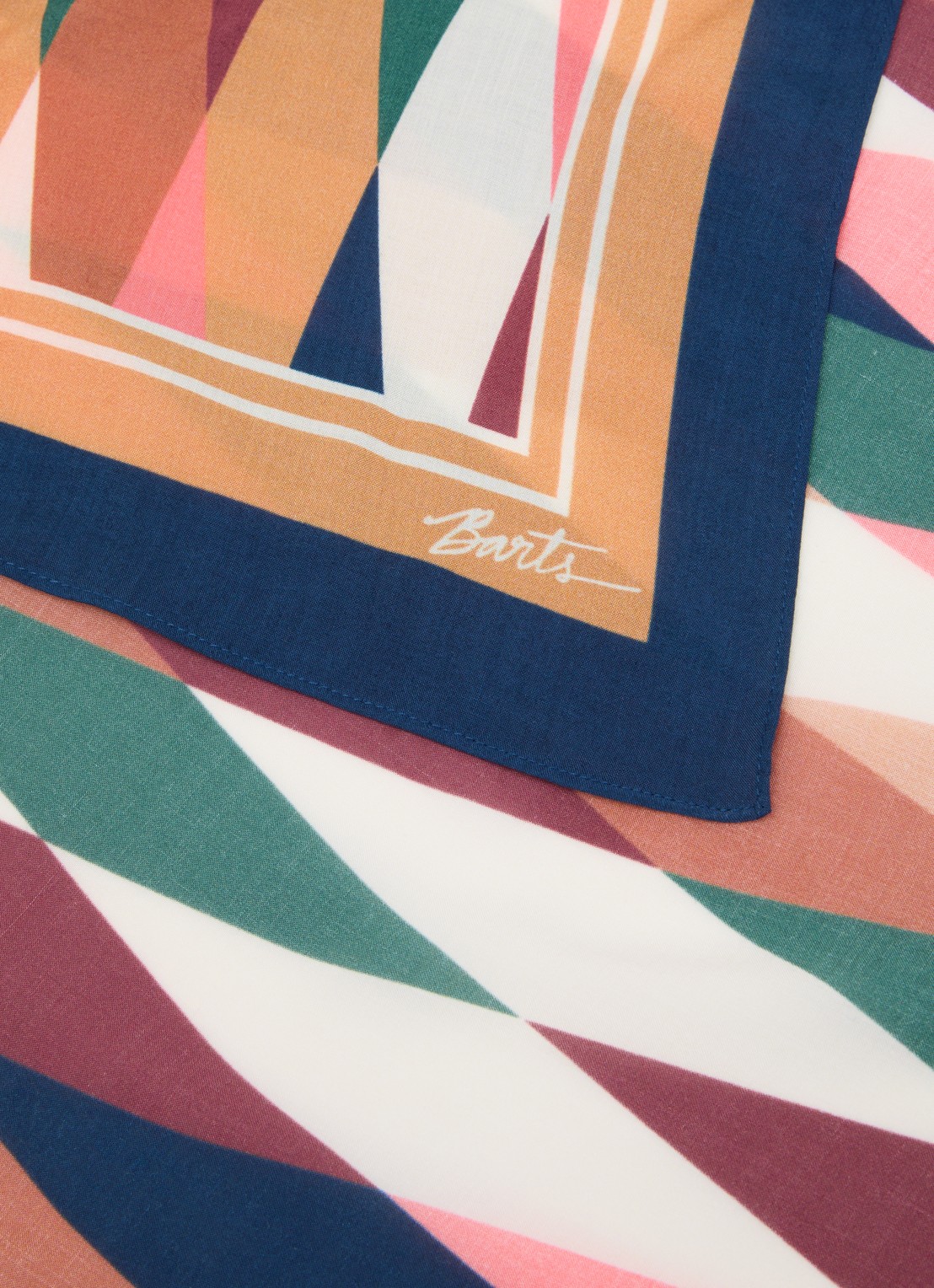 Barts Leylaf sjaal met print 62 x 62 cm - detail 2 camel