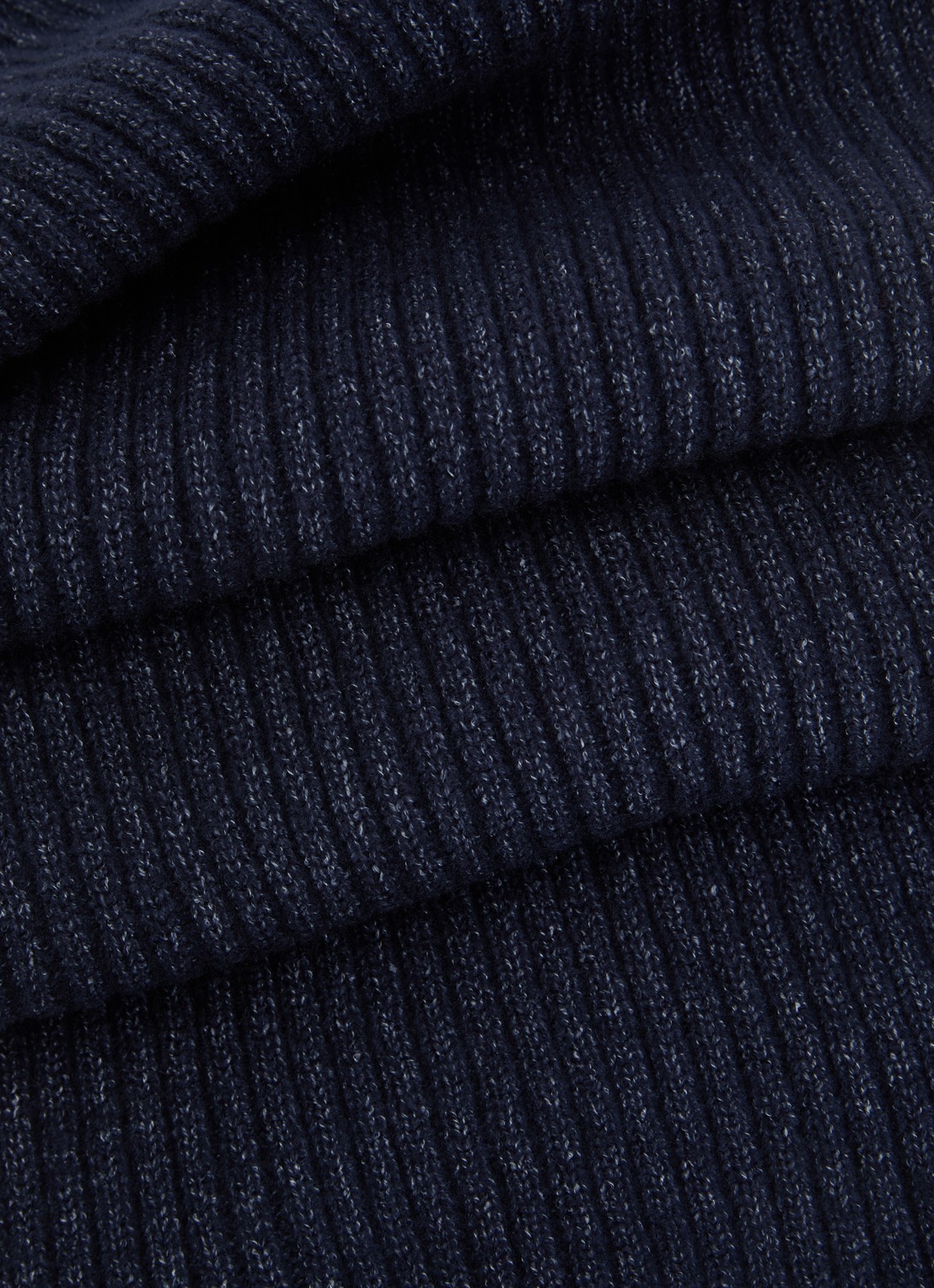 Barts Ribgebreide sjaal in wolblend 180 x 25 cm - detail 2 donkerblauw