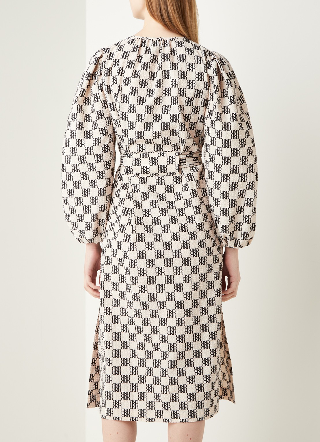 Baum und Pferdgarten Amadorah midi jurk met logoprint en pofmouw - achterkant beige