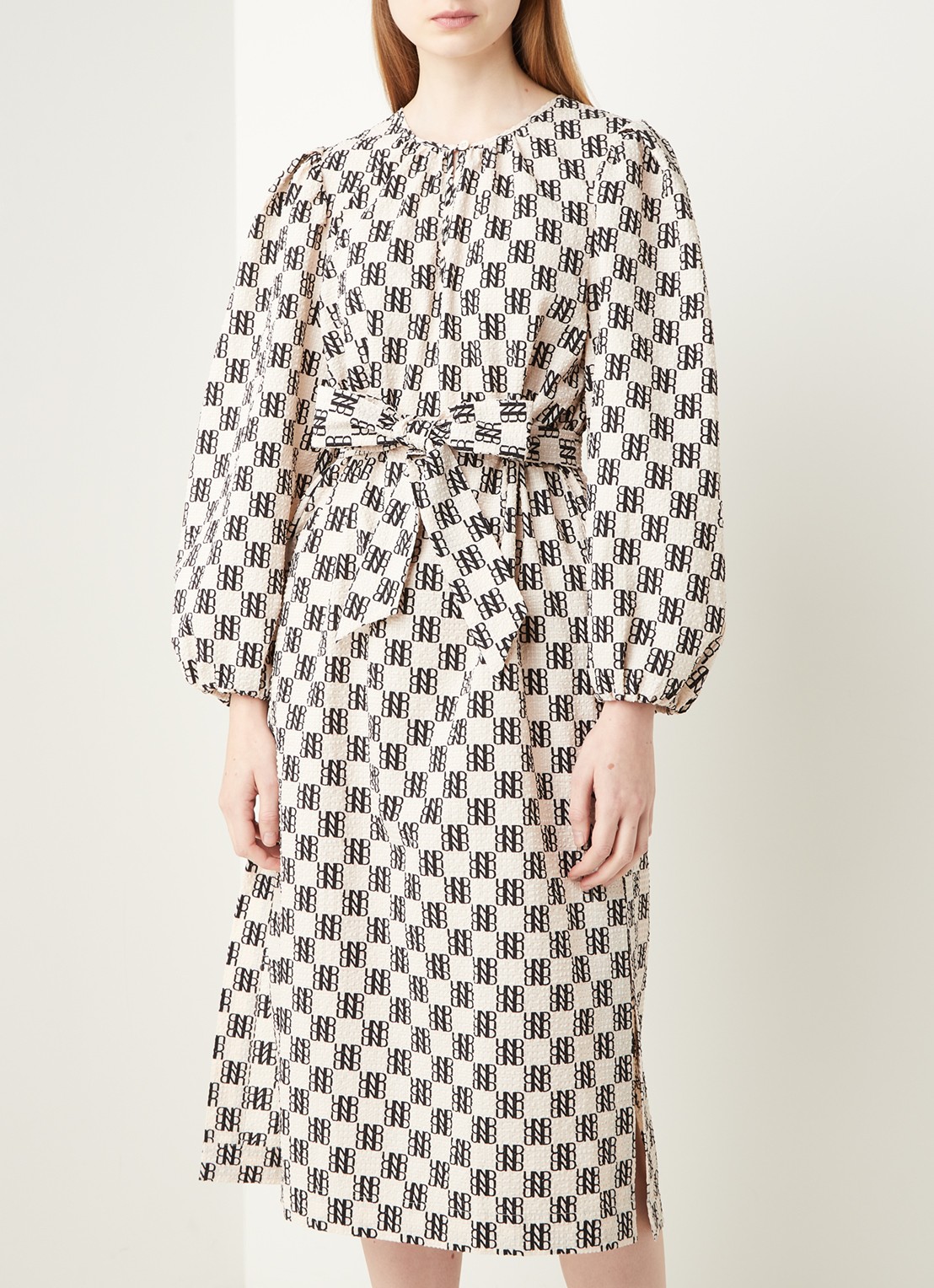Baum und Pferdgarten Amadorah midi jurk met logoprint en pofmouw - detail 2 beige