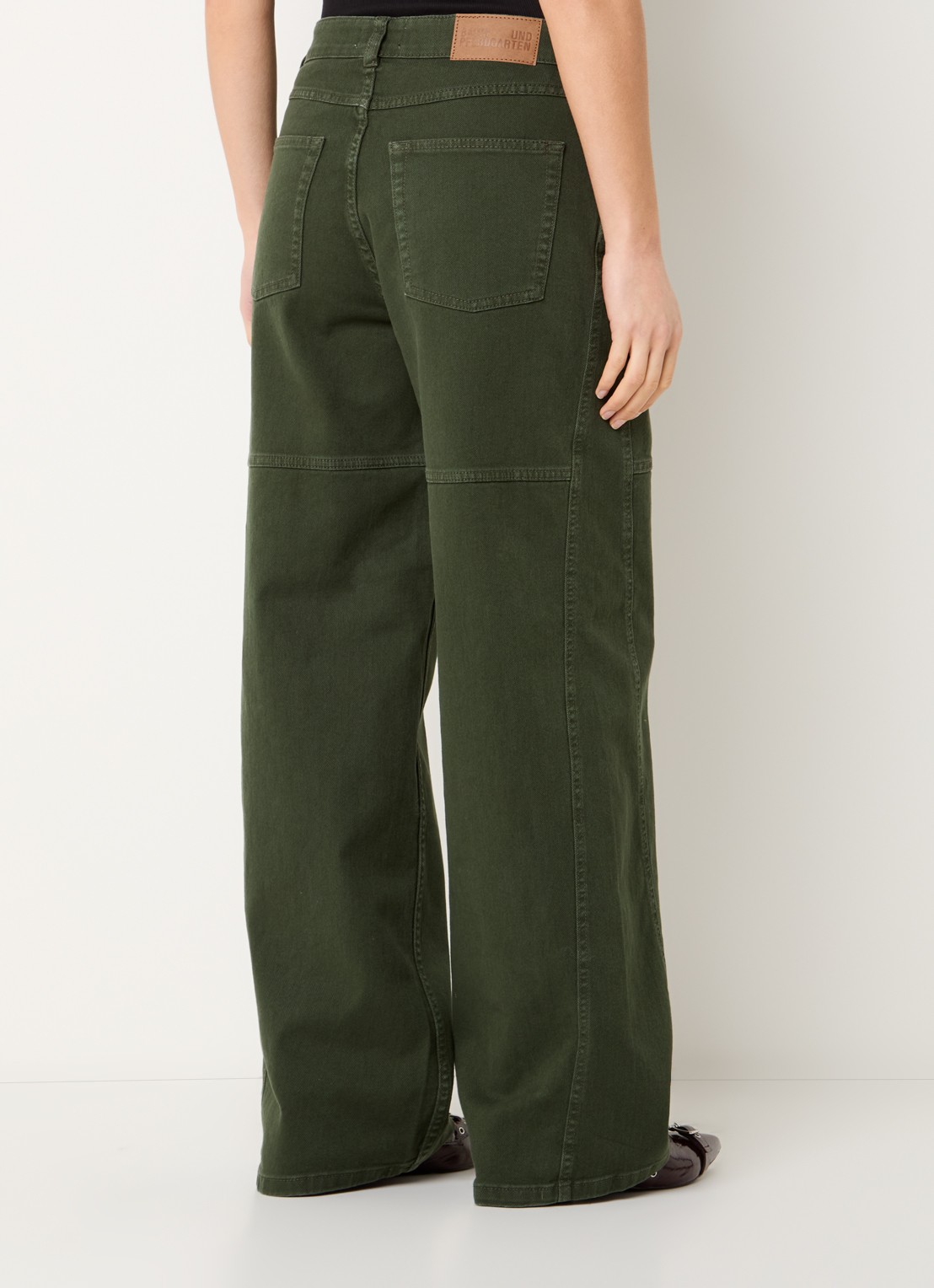 Baum und Pferdgarten Madel highwaist loose fit jeans met gekleurde wassing - achterkant groen