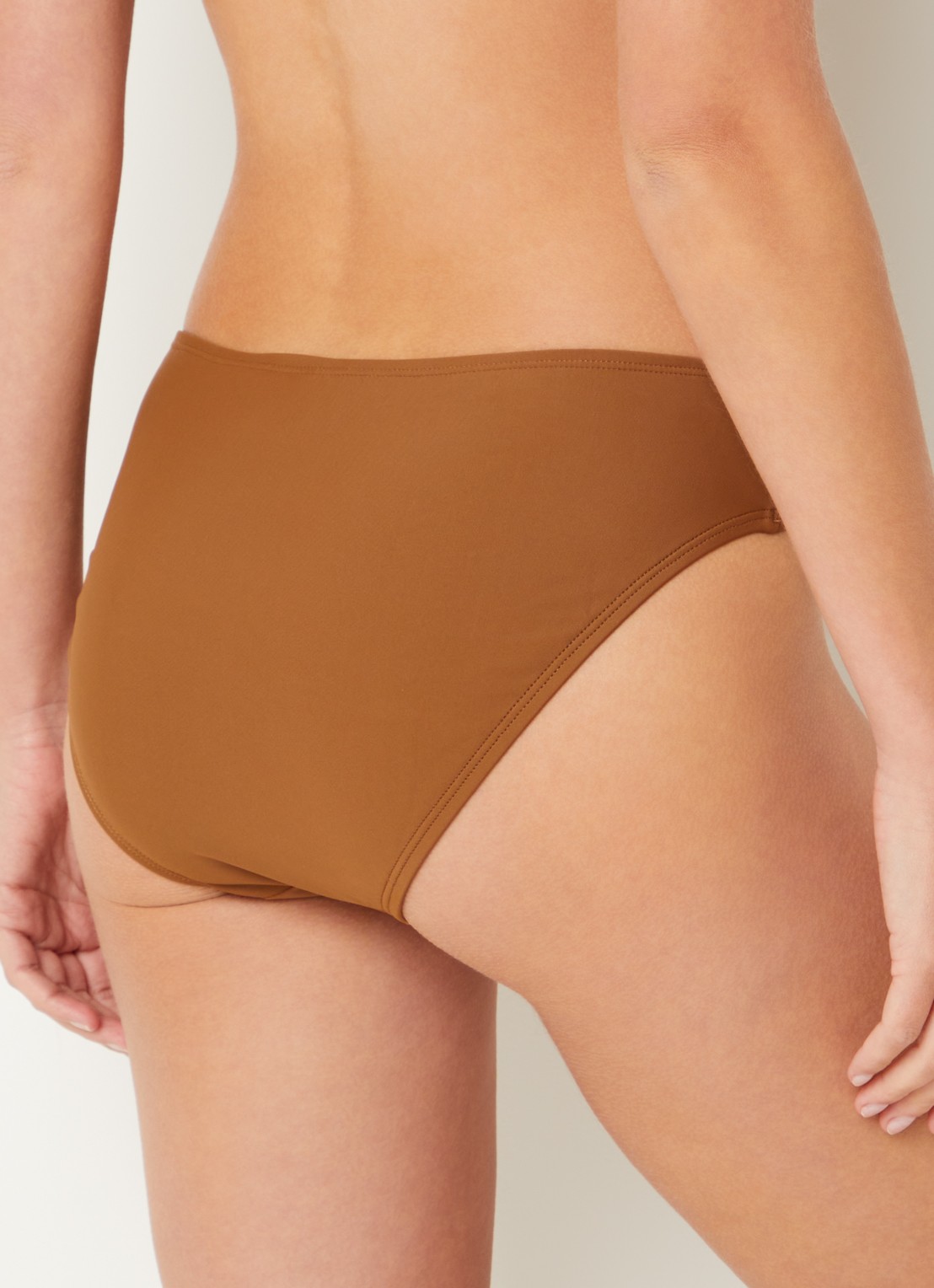 Beachlife Bikinislip met plooidetail - achterkant bruin
