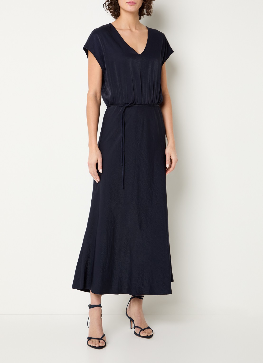 Beaumont Aymee midi jurk met V-hals - detail 4 donkerblauw