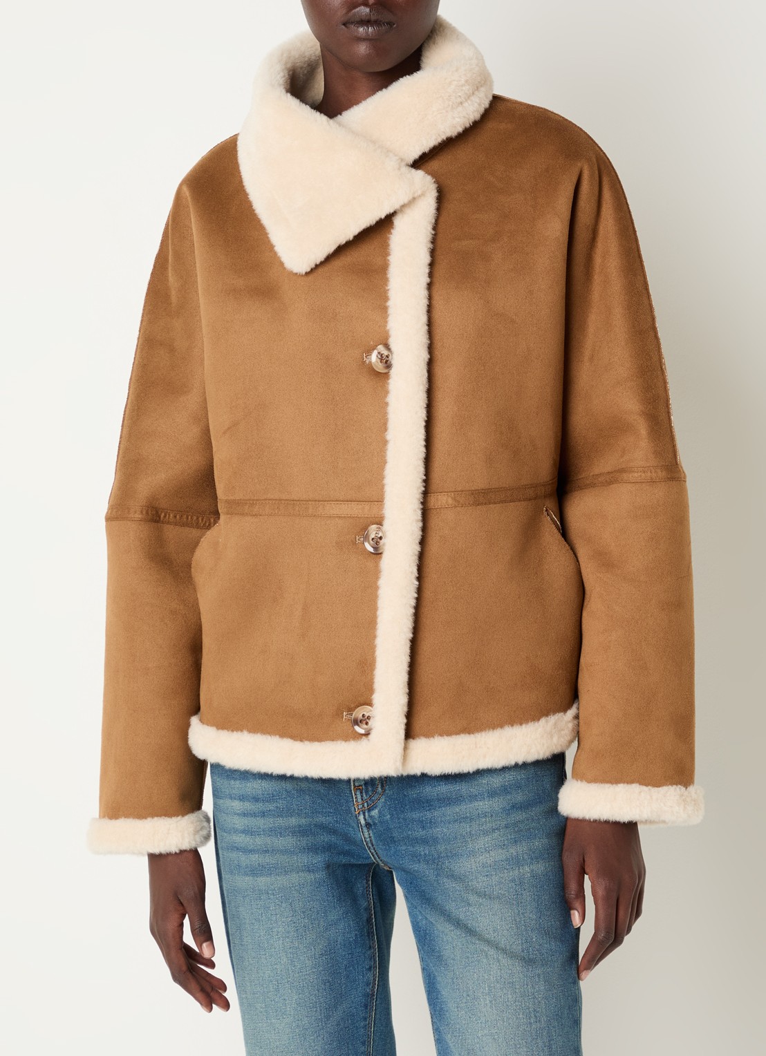 Beaumont Chayeen reversible jack van imitatiebont - detail 2 camel