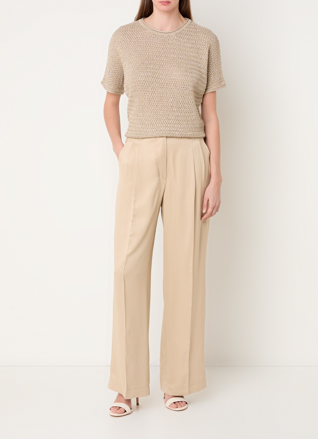 Beaumont James high waist wide fit pantalon van satijn met steekzakken - voorkant 2 beige
