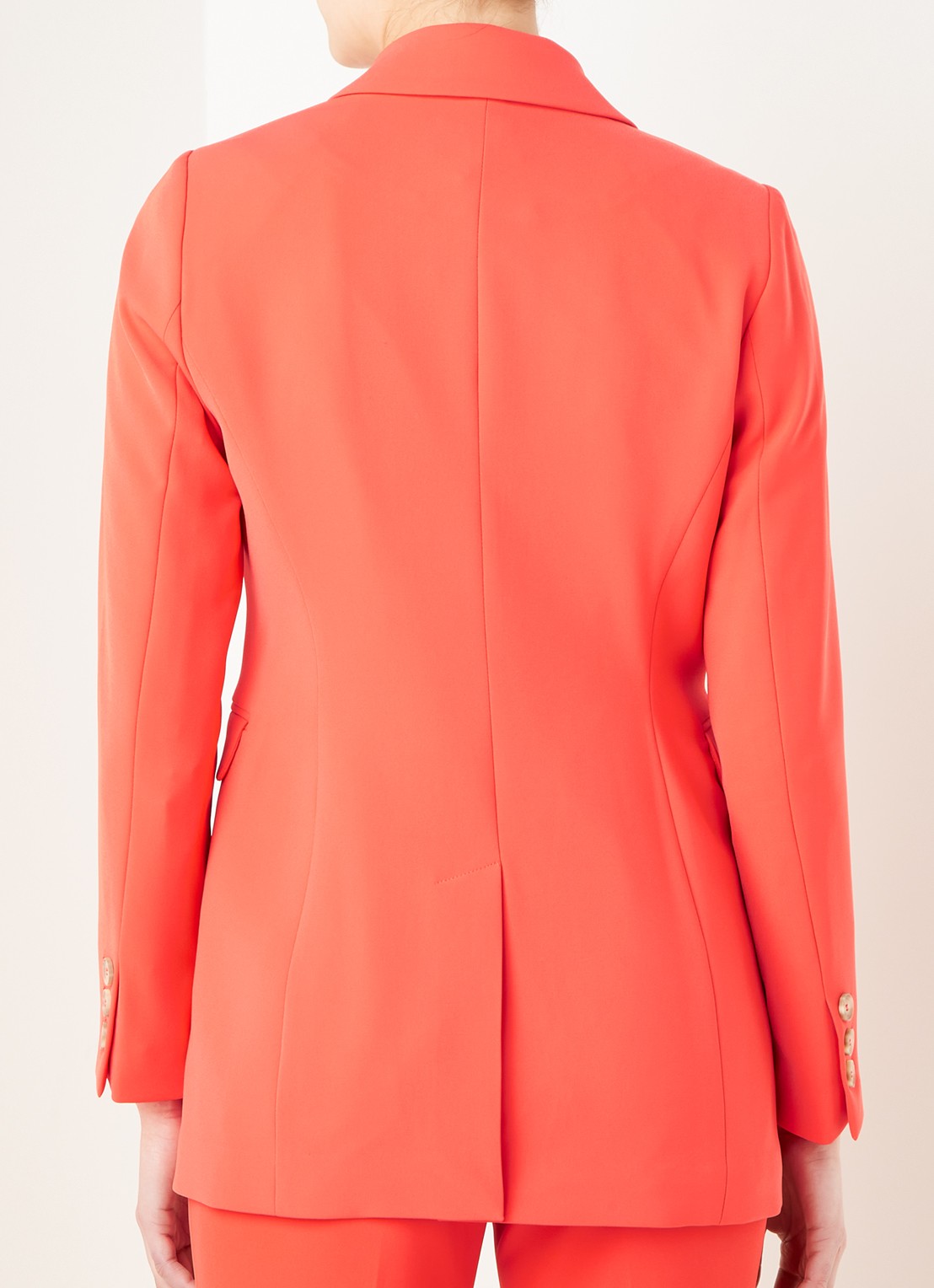Beaumont Longline blazer met klepzakken - achterkant koraalrood