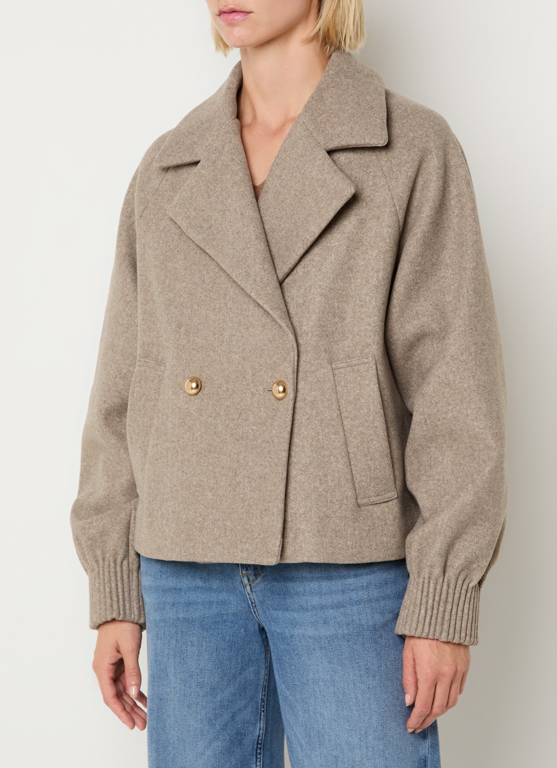 Beaumont Sabine jack met steekzakken - detail 2 beige