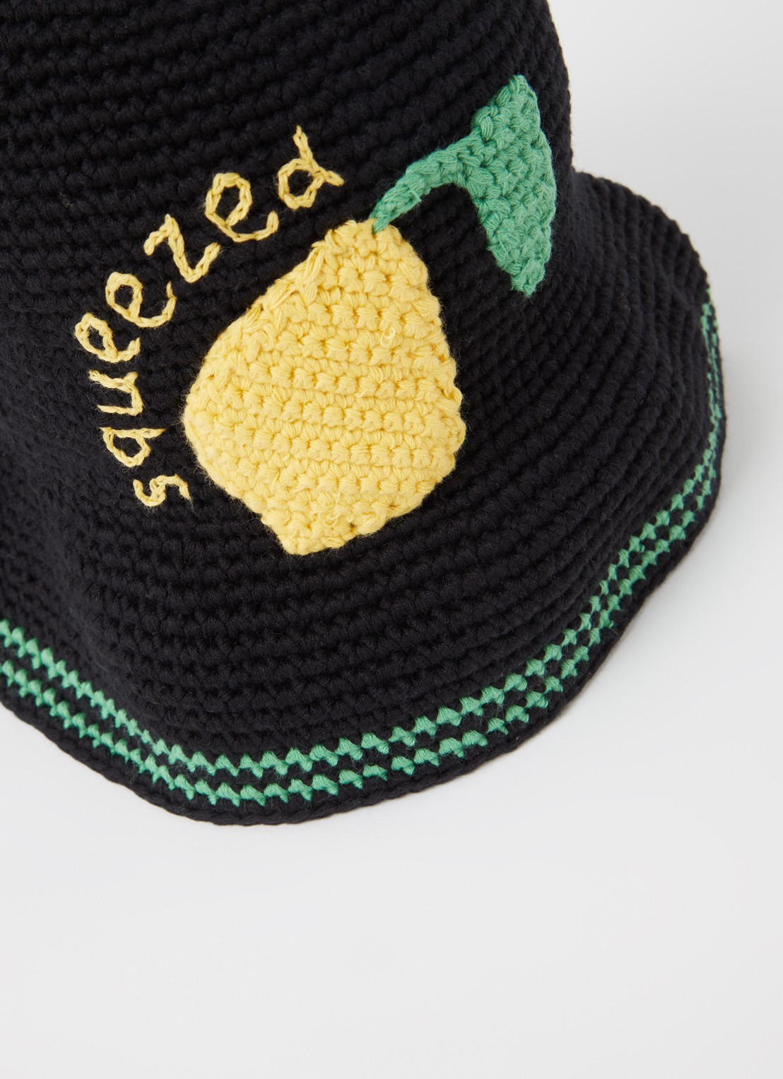 Becksöndergaard Squeezed bucket hoed van crochet - detail 2 zwart