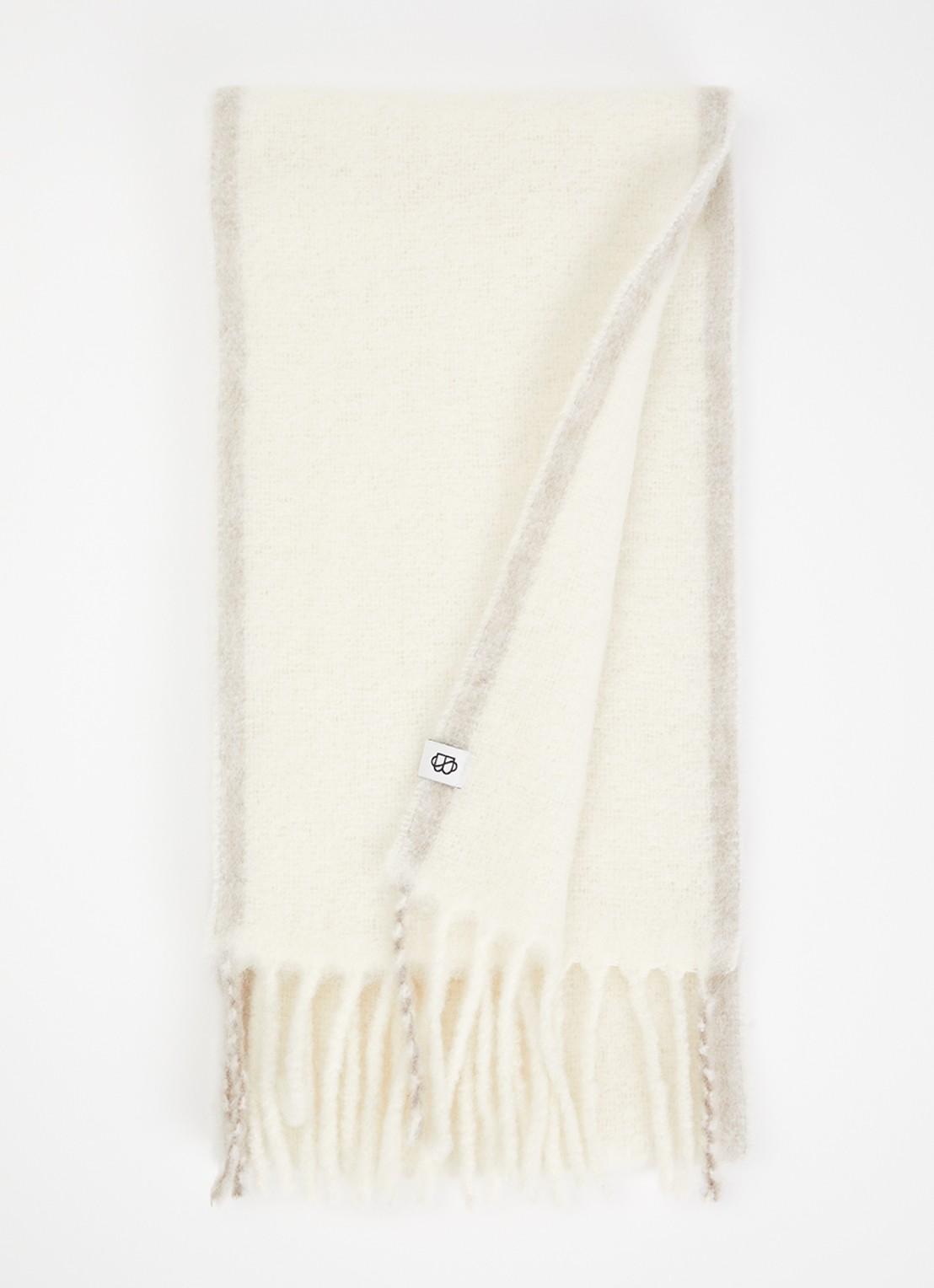Becksöndergaard Yuta sjaal in alpaca wolblend 210 x 26 cm - voorkant 3 gebroken wit