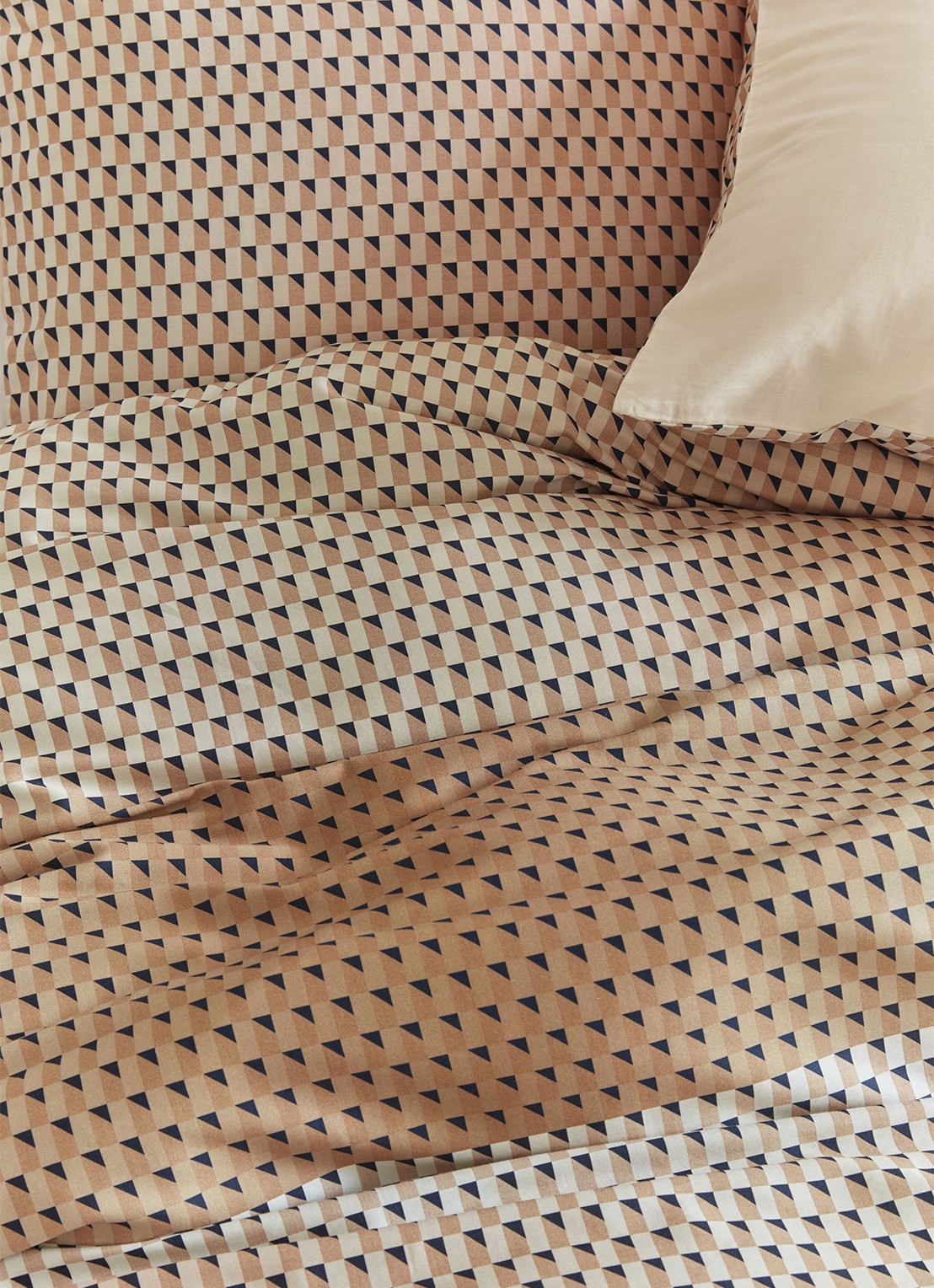 BeddingHouse Dutch Design Hollywood Boulevard dekbedovertrekset - inclusief kussenslopen - detail 8 zand