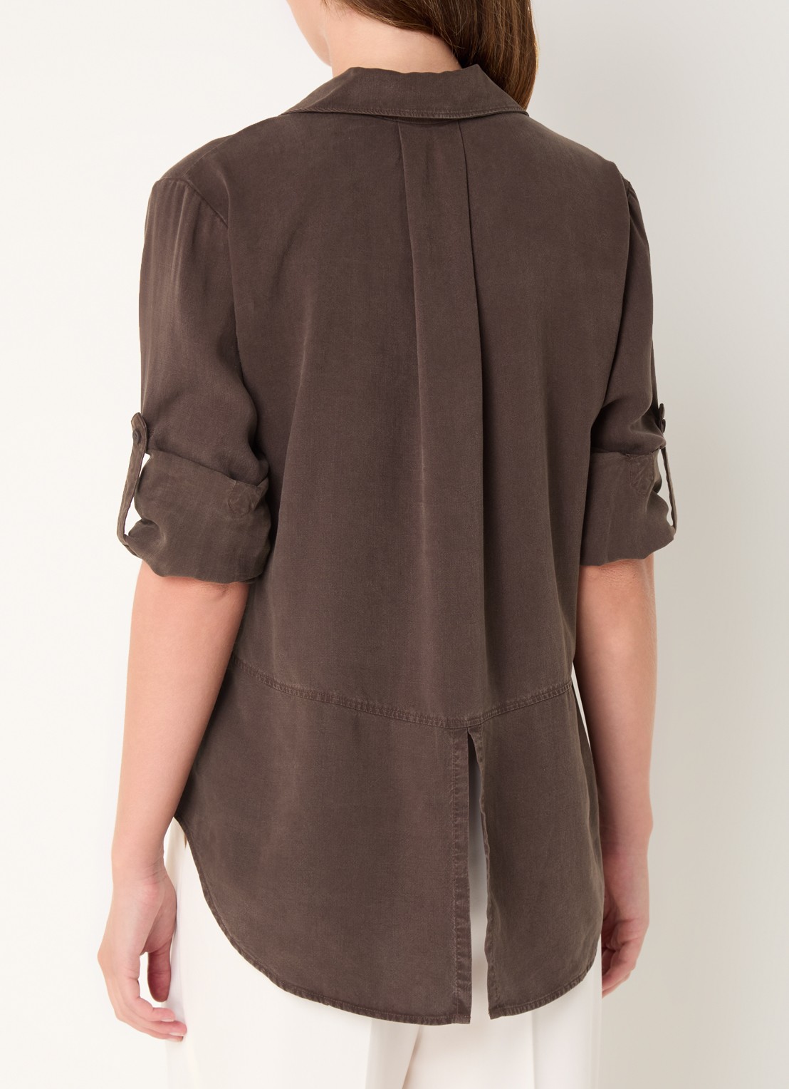 Bella Dahl Blouse  met borstzakken - achterkant 4 donkerbruin