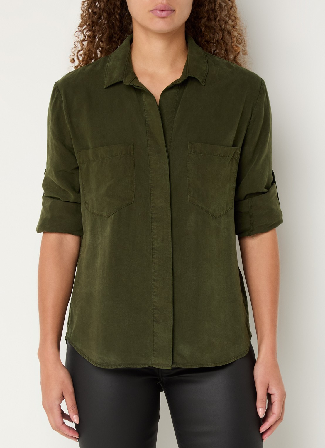 Bella Dahl Blouse  met borstzakken - detail 3 legergroen