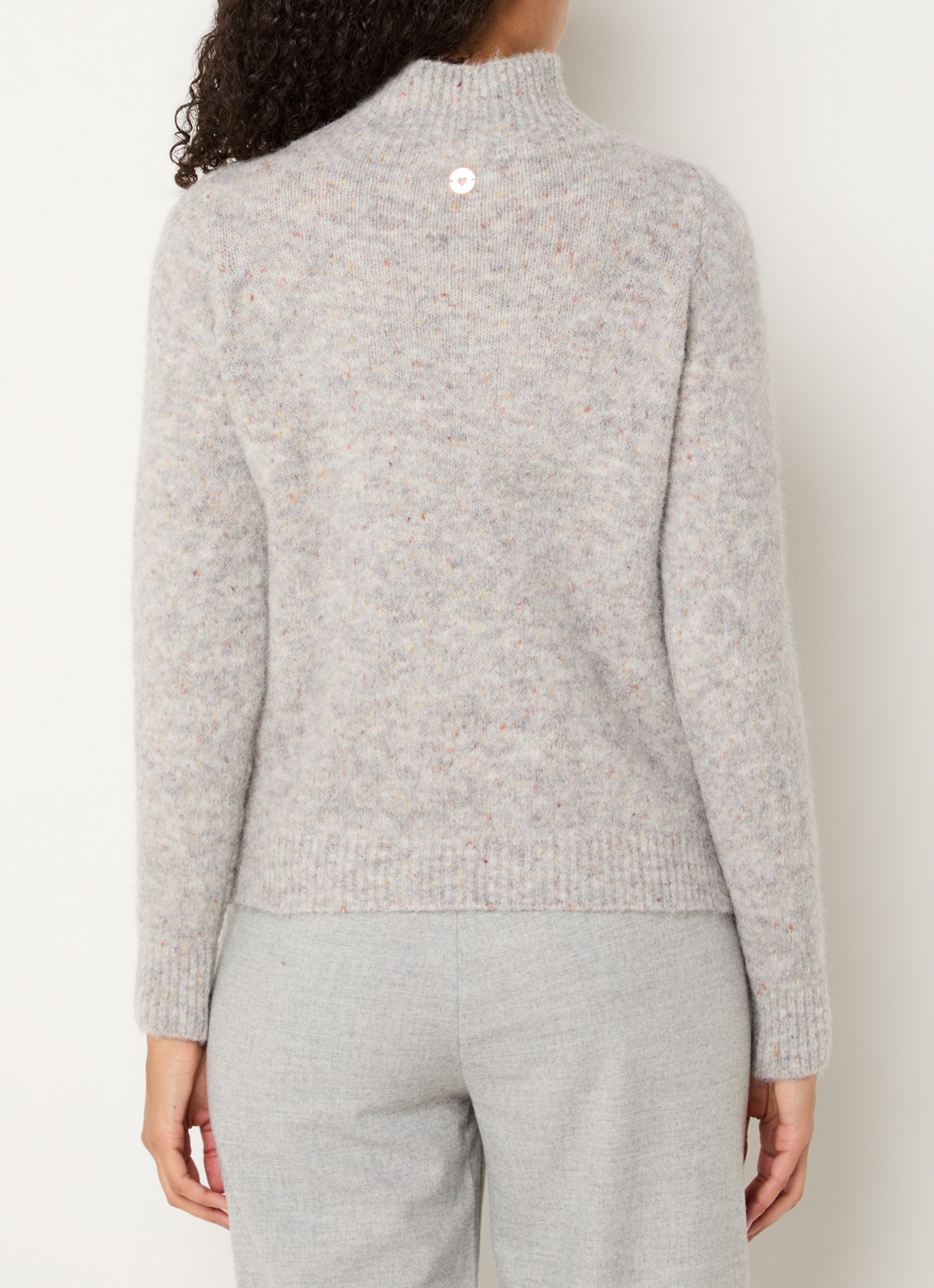 Bellamy Thebe kabelgebreide trui in alpaca wolblend - achterkant lichtgrijs