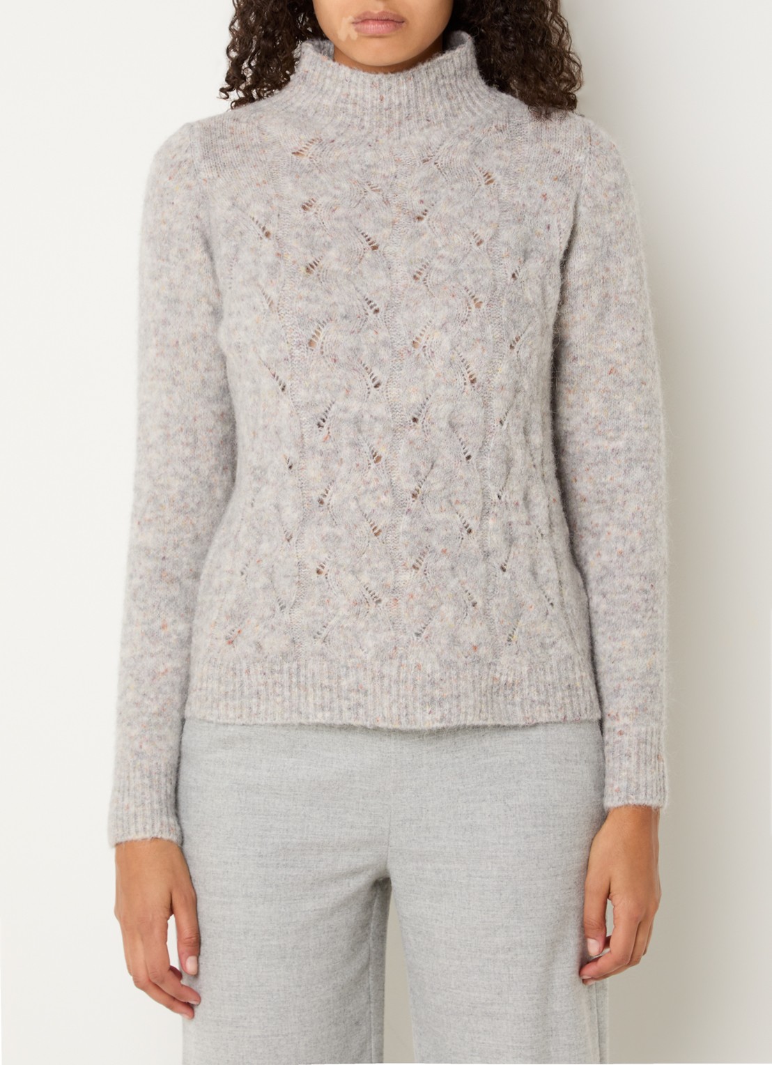 Bellamy Thebe kabelgebreide trui in alpaca wolblend - detail 2 lichtgrijs