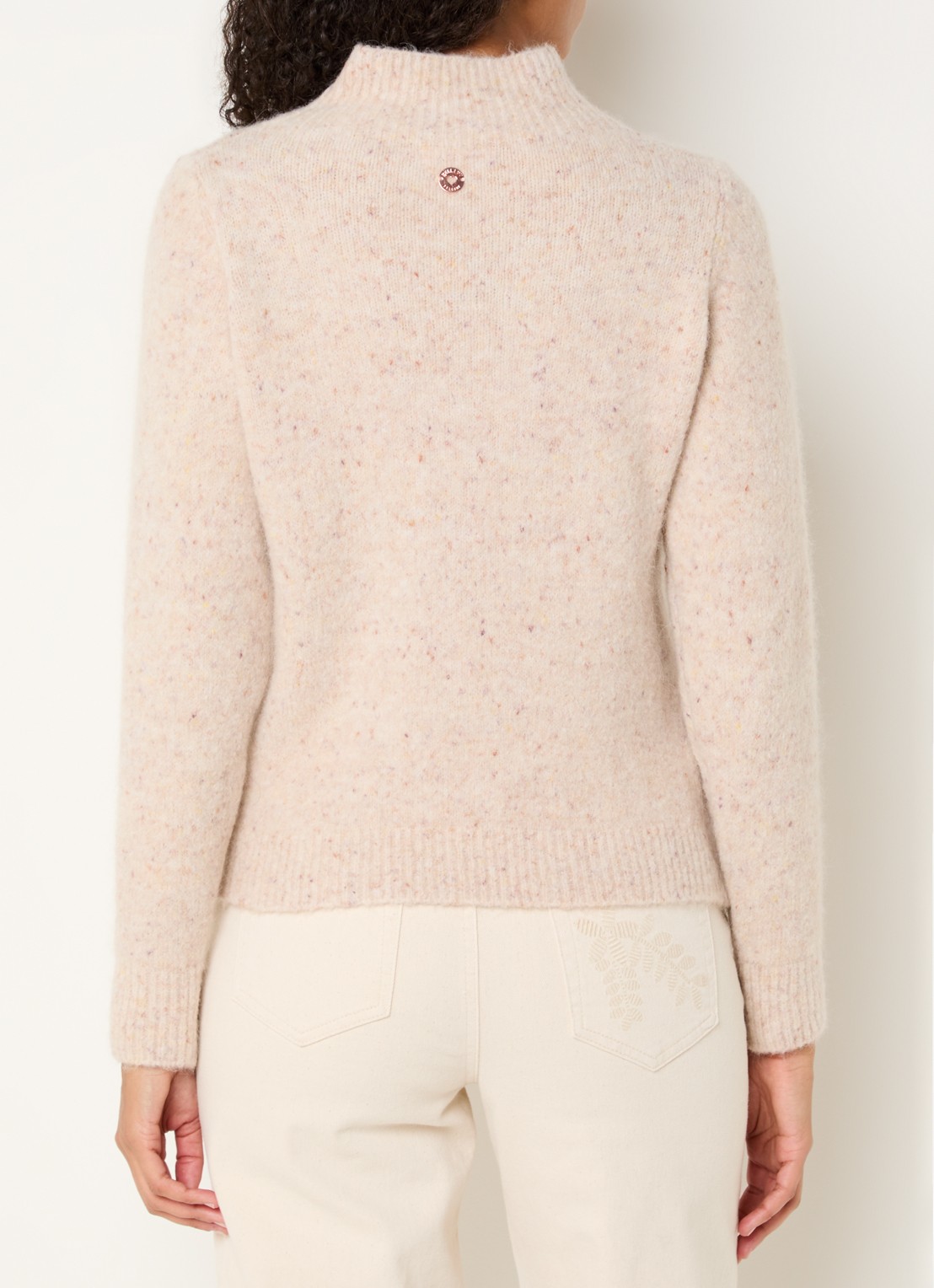 Bellamy Thebe kabelgebreide trui in alpaca wolblend - achterkant beige