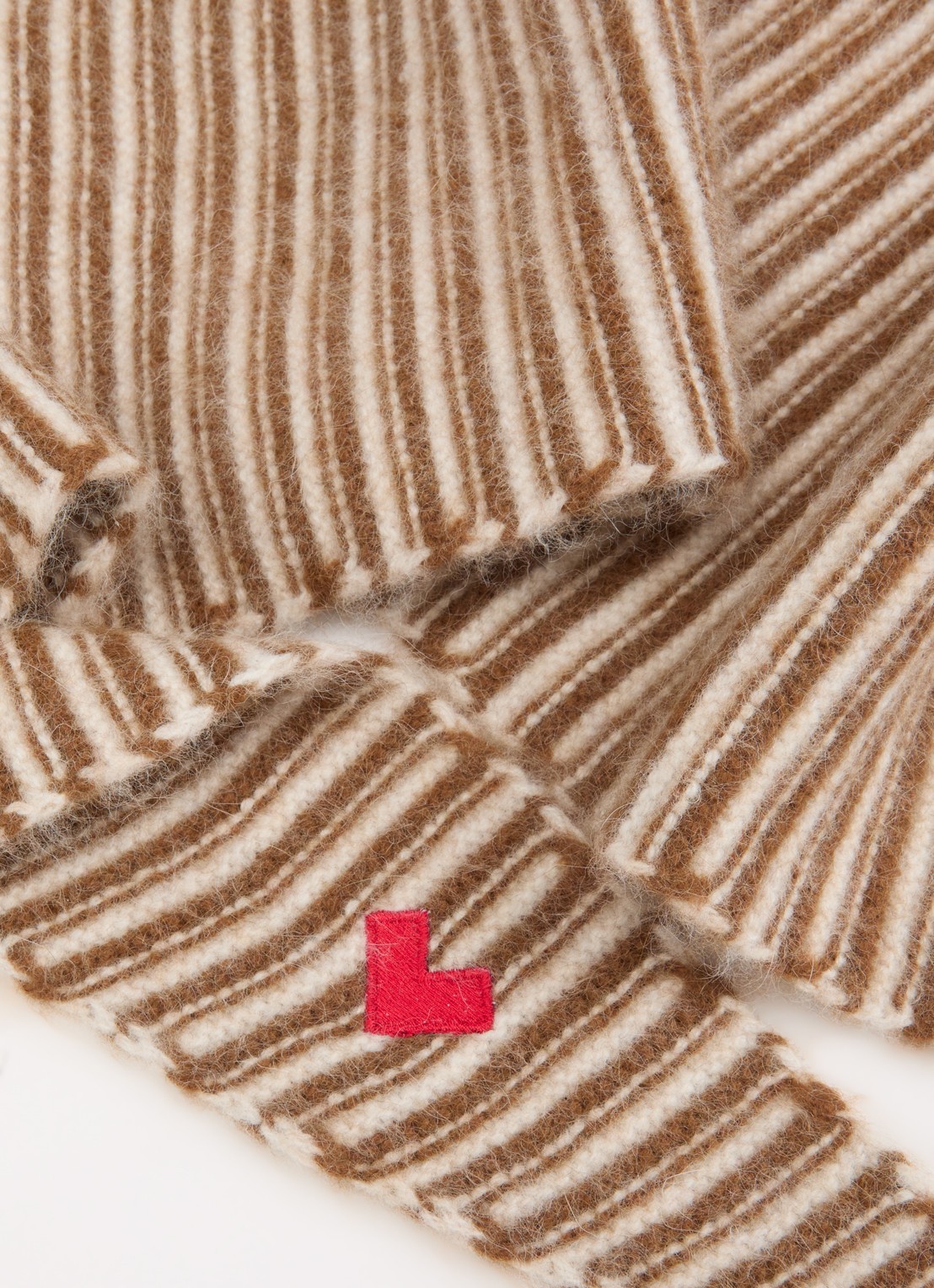 Bellerose Dusol sjaal in wolblend met streepprint 120 x 18,5 cm - detail 2 beige