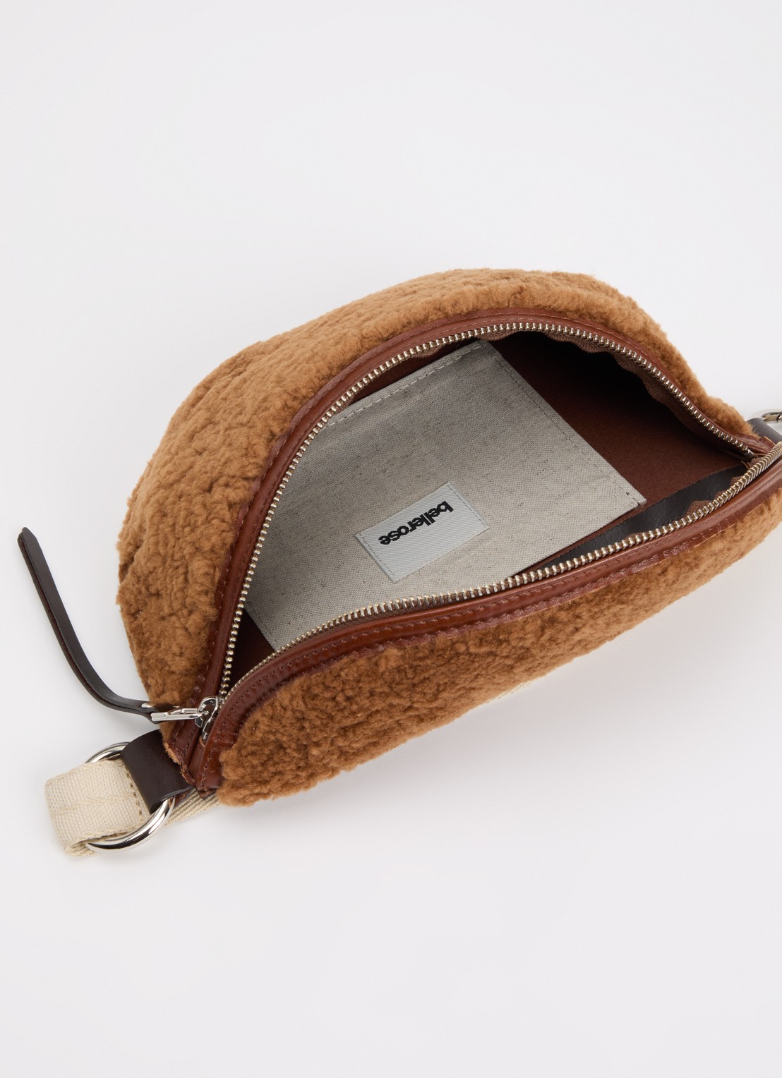 Bellerose Rosie crossbodytas met afneembare schouderriem - detail 2 camel