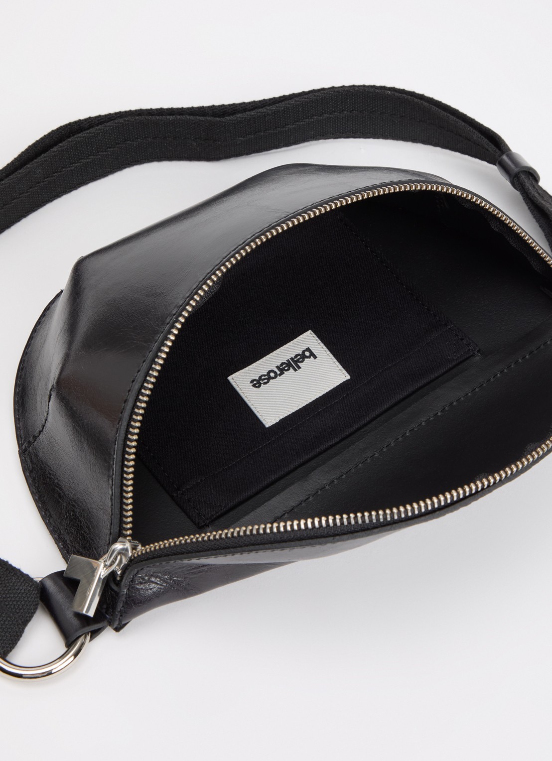 Bellerose Rosie crossbodytas van leer met verstelbare schouderriem - detail 2 zwart