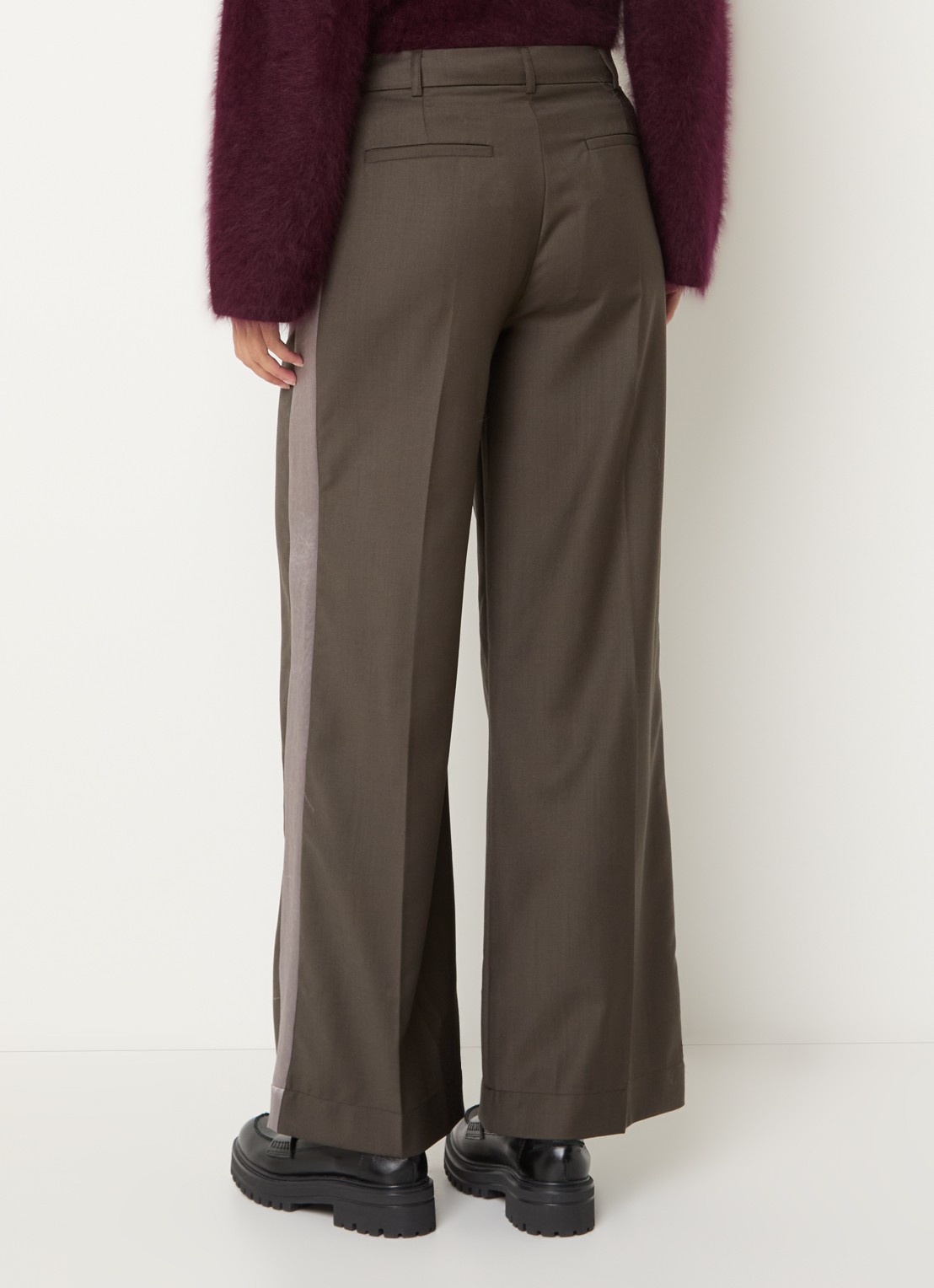 Bellerose Shine mid waist straight fit broek met steekzakken - achterkant 3 donkerbruin