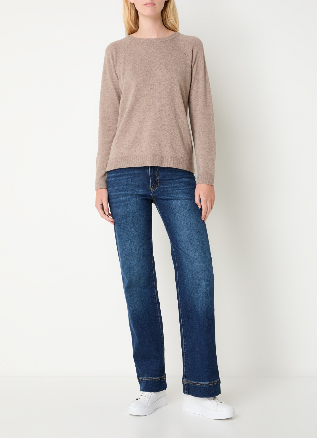 Benetton Fijngebreide pullover in kasjmierblend met ronde hals  - voorkant 4 lichtbruin