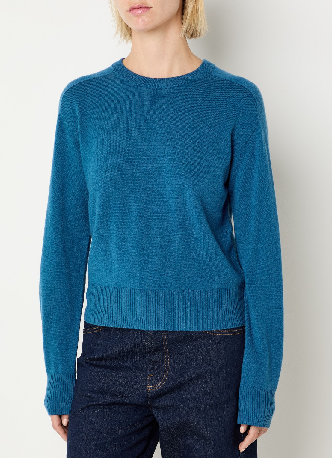 Benetton Fijngebreide pullover in kasjmierblend met ronde hals - detail 4 blauw