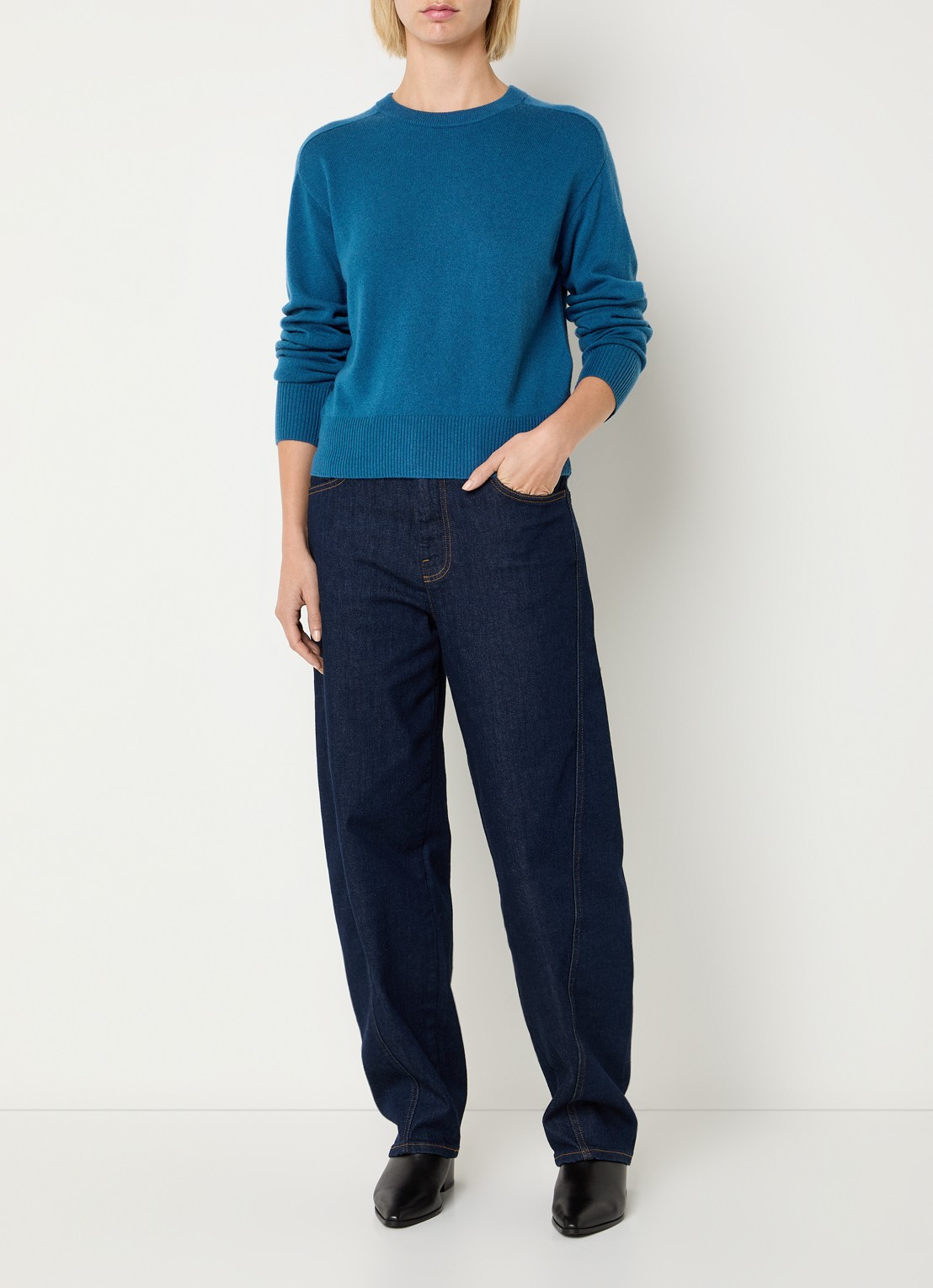 Benetton Fijngebreide pullover in kasjmierblend met ronde hals - voorkant 2 blauw