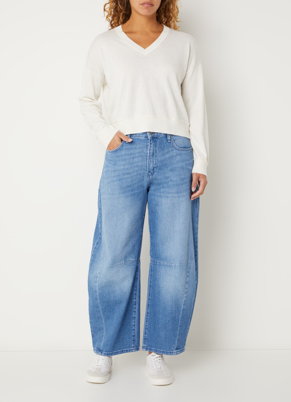 Benetton Fijngebreide pullover in wolblend met V-hals - voorkant 3 creme