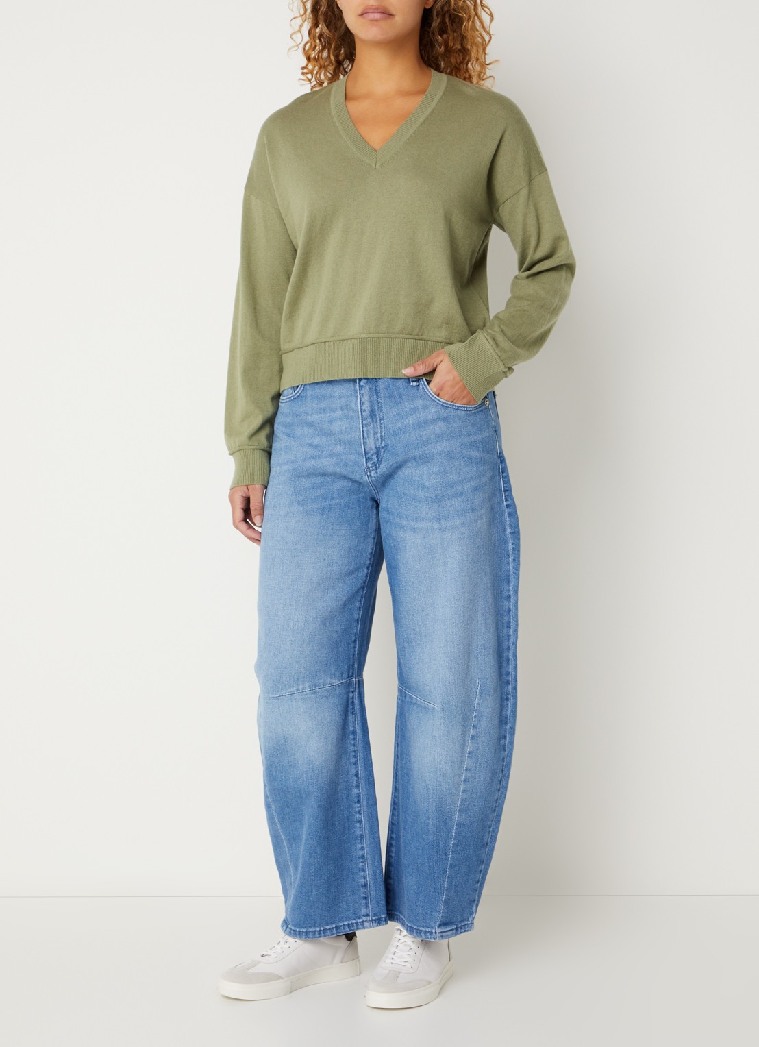 Benetton Fijngebreide pullover in wolblend met V-hals - voorkant 2 groen