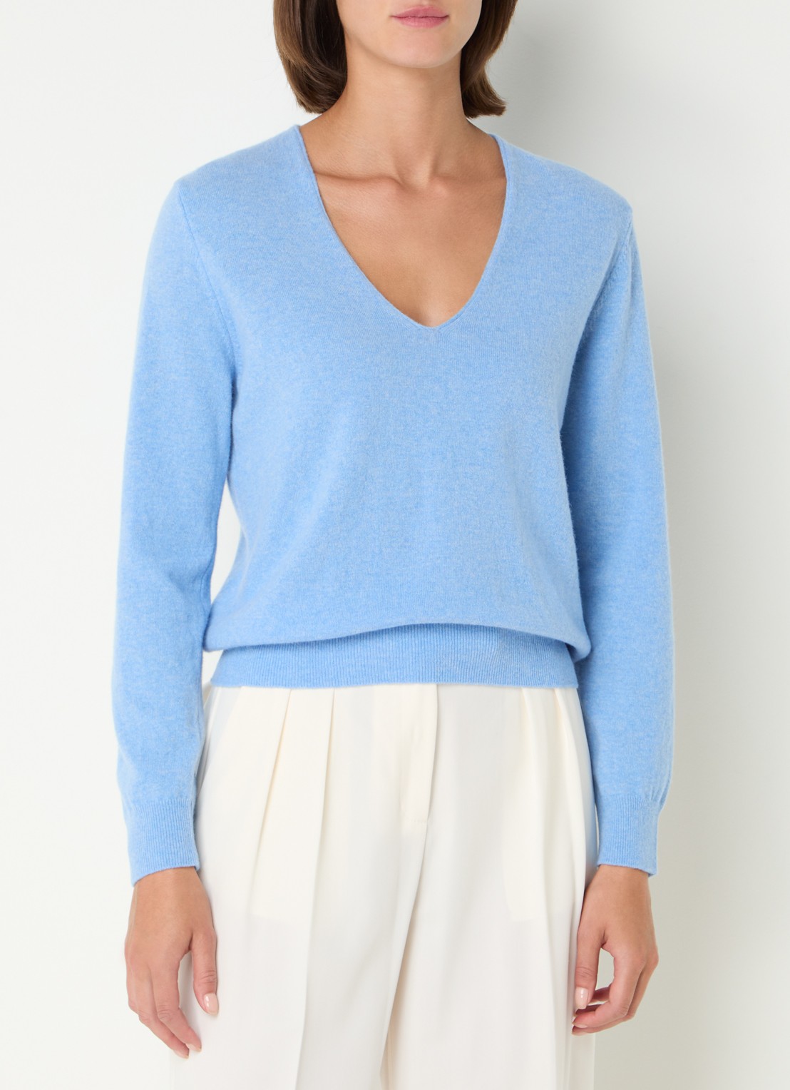 Benetton Fijngebreide pullover van scheerwol met V-hals - detail 3 blauwgrijs