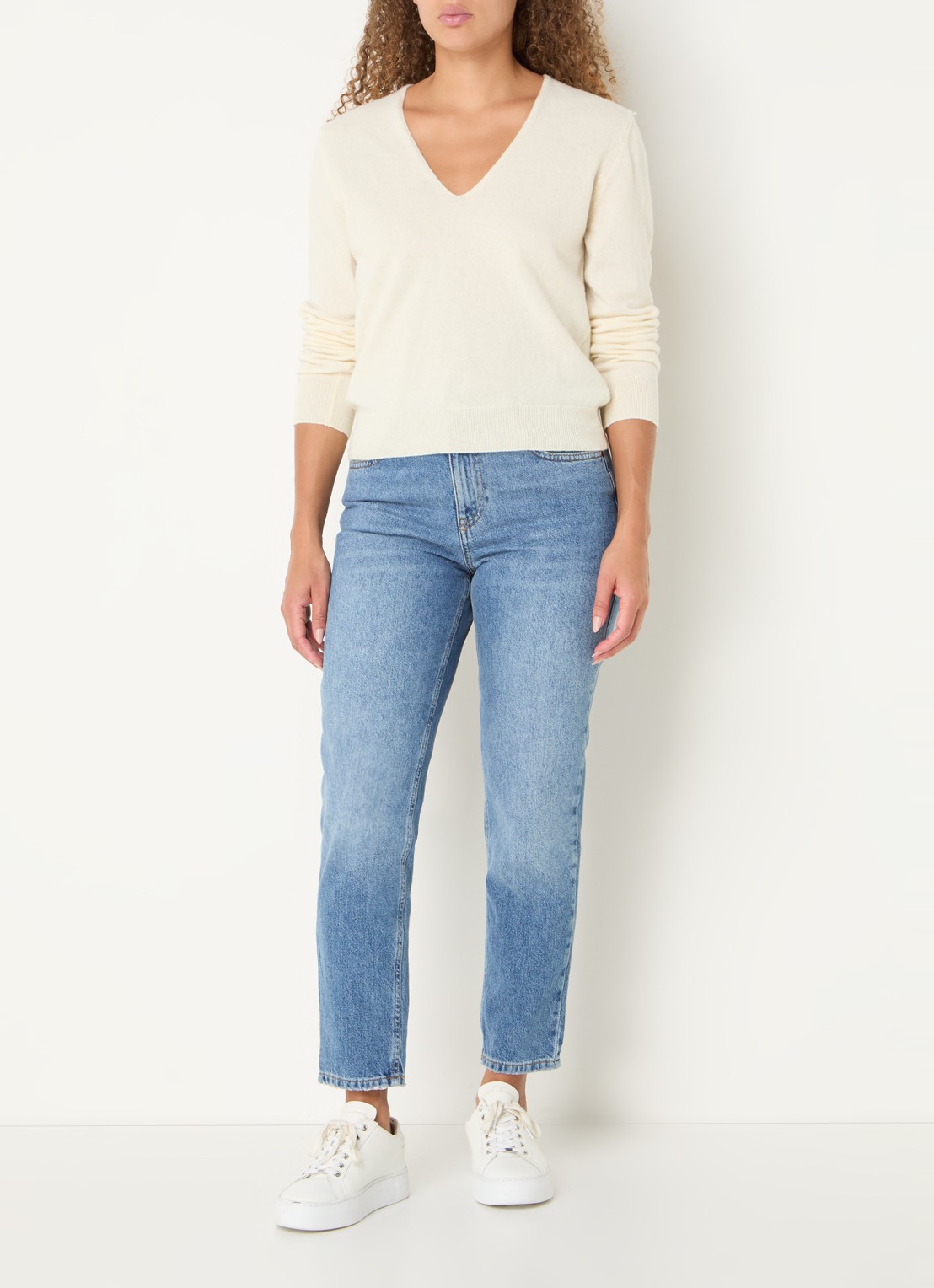 Benetton Fijngebreide pullover van scheerwol met V-hals - voorkant 2 creme
