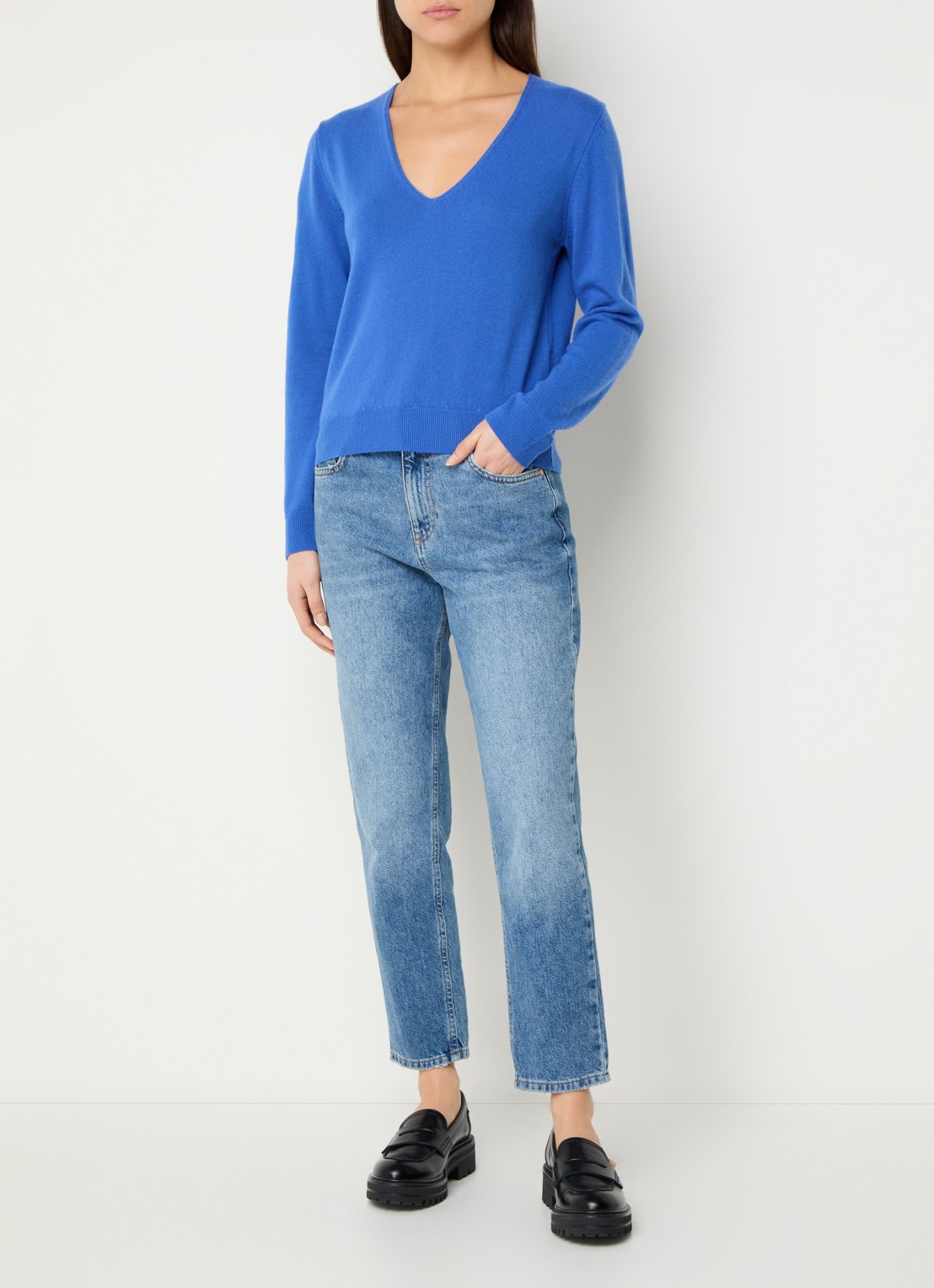 Benetton Fijngebreide pullover van scheerwol met V-hals - voorkant 3 blauw