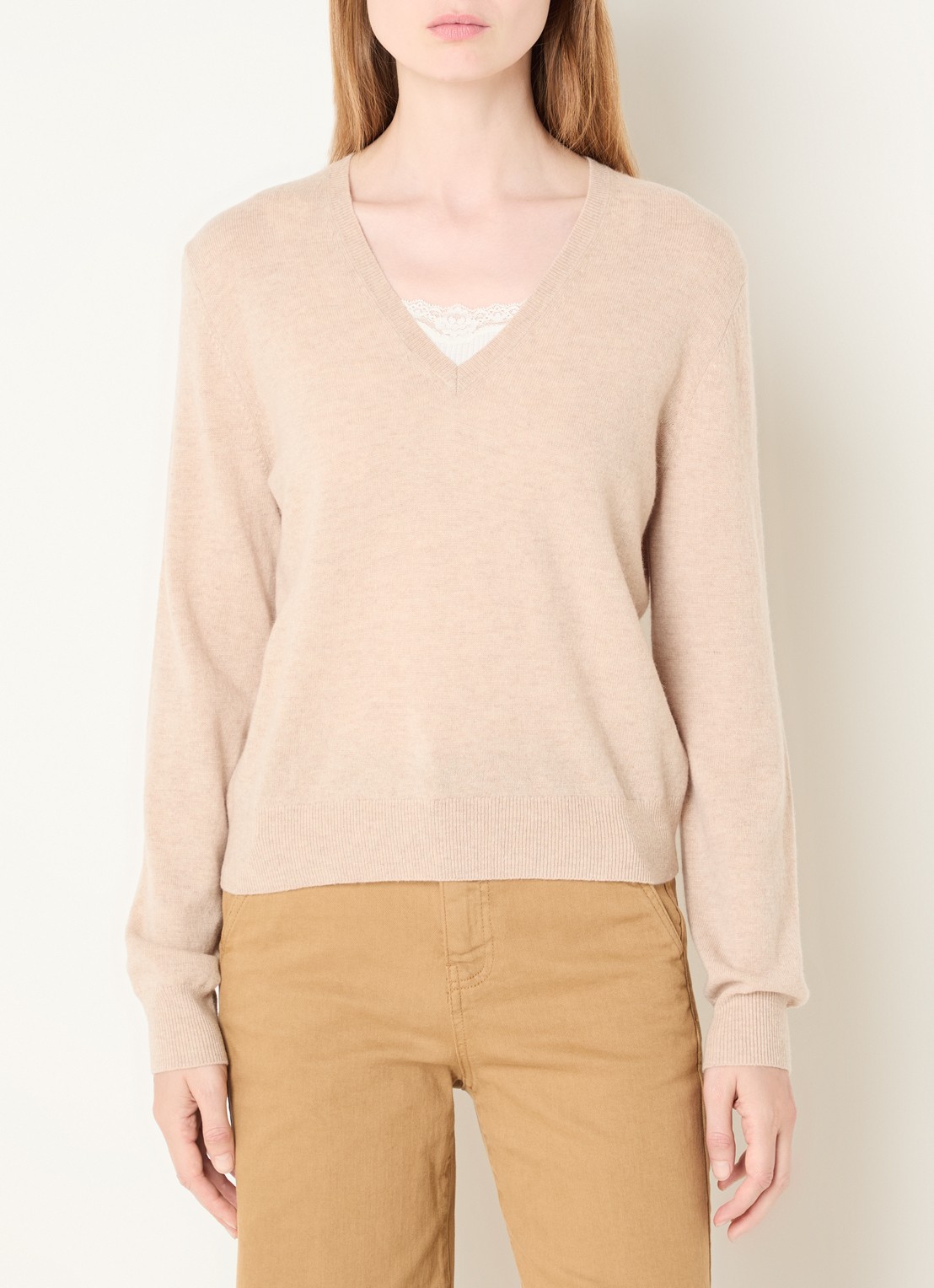 Benetton Fijngebreide trui van wol met V-hals - detail 4 beige
