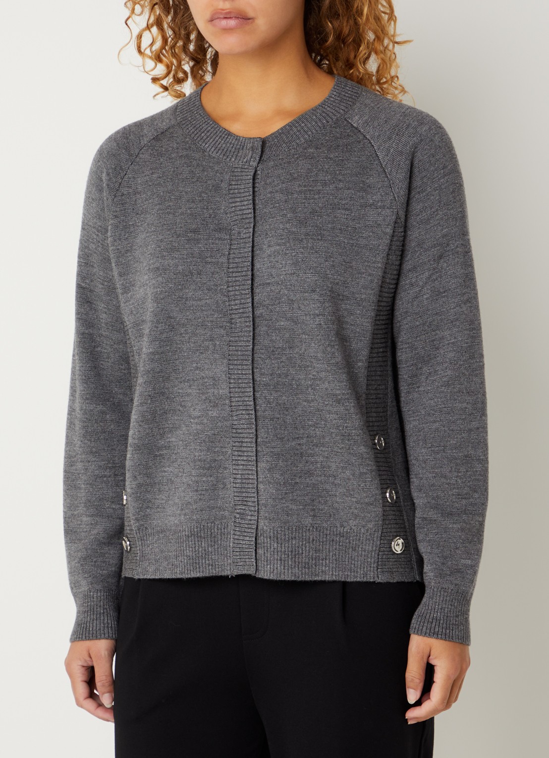 Benetton Grofgebreid vest in wolblend met sierknopen - detail 3 middengrijs