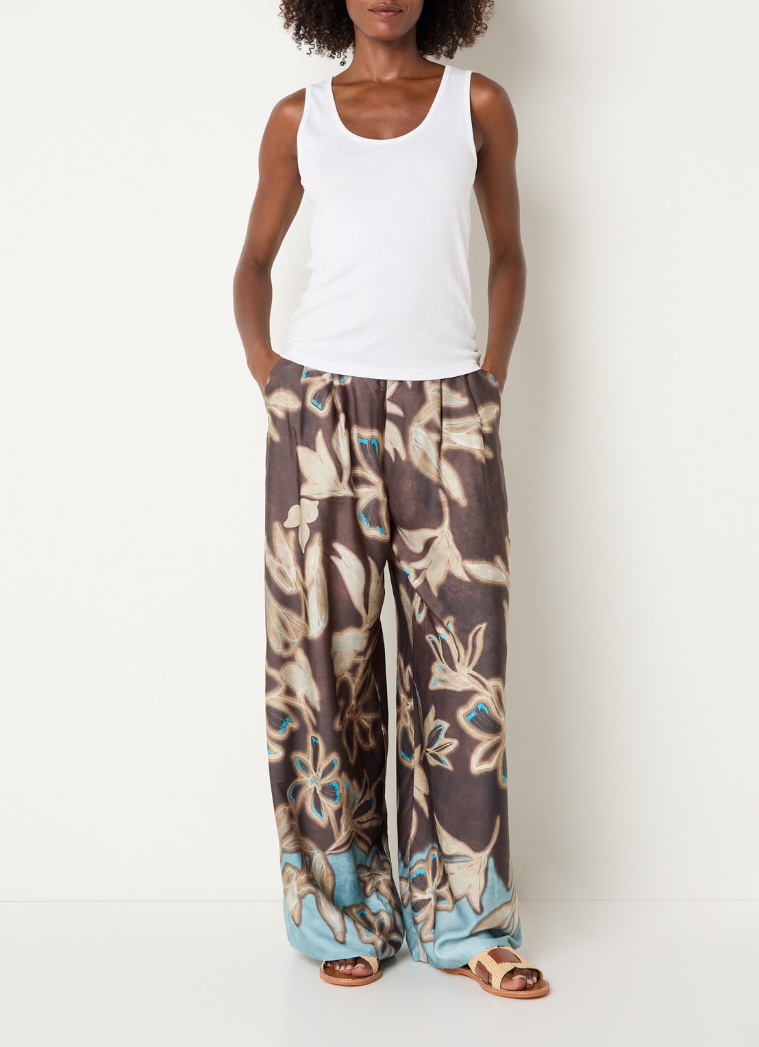 Benetton High waist loose fit broek met bloemenprint - voorkant 4 bruin