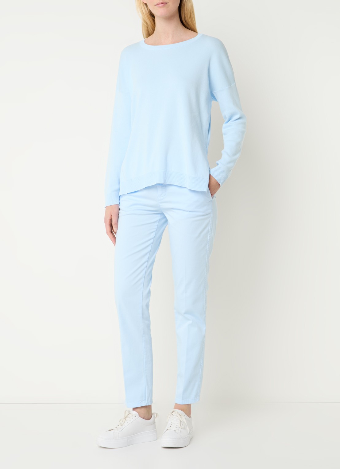 Benetton High waist slim fit chino met steekzakken - voorkant 4 lichtblauw