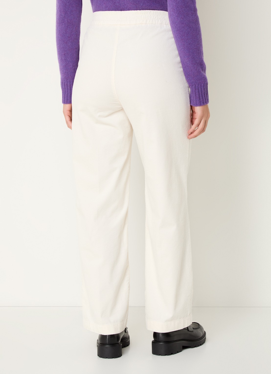 Benetton High waist straight fit broek van corduroy met steekzakken - achterkant ivoor