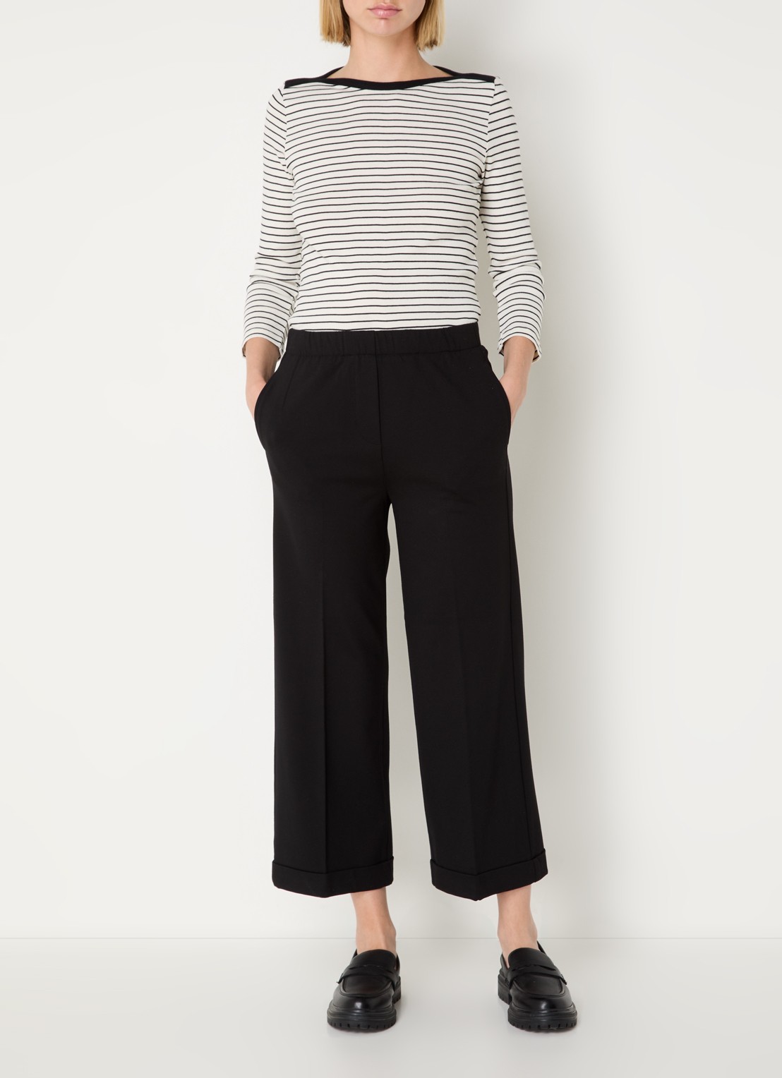 Benetton High waist straight fit cropped broek met steekzakken - voorkant 2 zwart