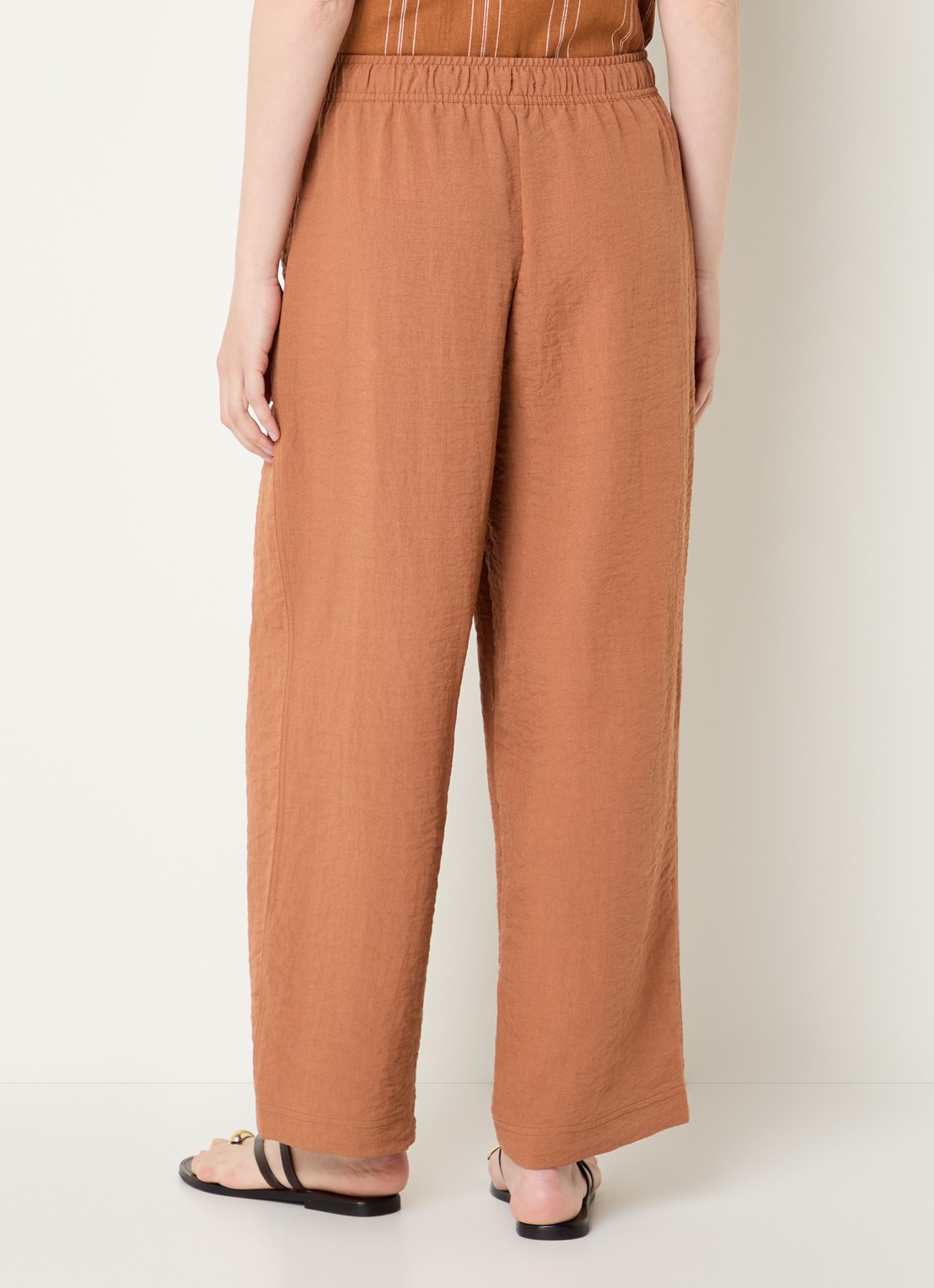 Benetton HIgh waist straight fit pantalon met opgestikte zakken - achterkant 4 oranjebruin