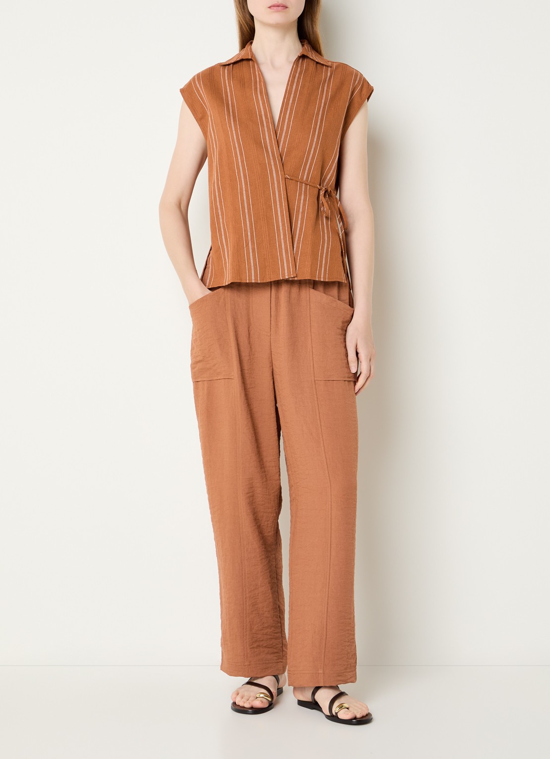 Benetton HIgh waist straight fit pantalon met opgestikte zakken - voorkant 2 oranjebruin