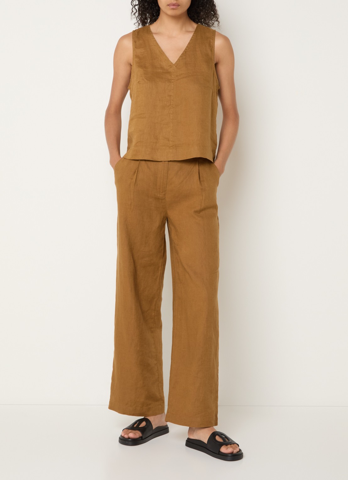 Benetton High waist wide fit chino van linnen met steekzakken - voorkant 3 camel