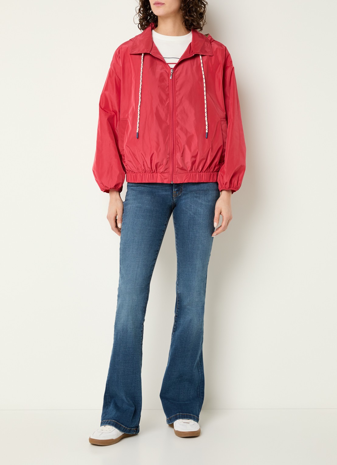 Benetton Jack met steekzakken en capuchon - voorkant 3 rood