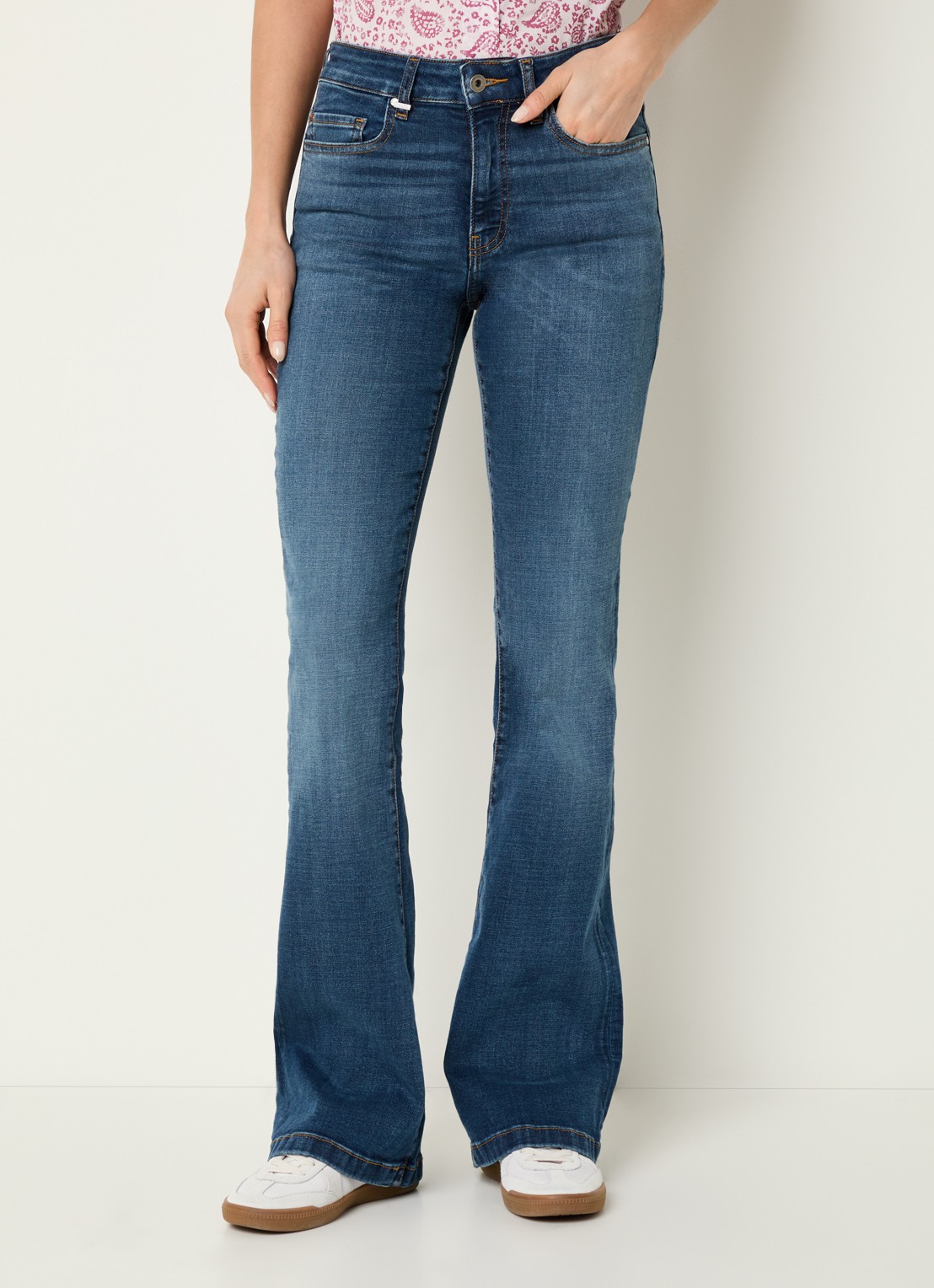 Benetton Mid waist flared jeans met medium wassing - detail 3 indigo