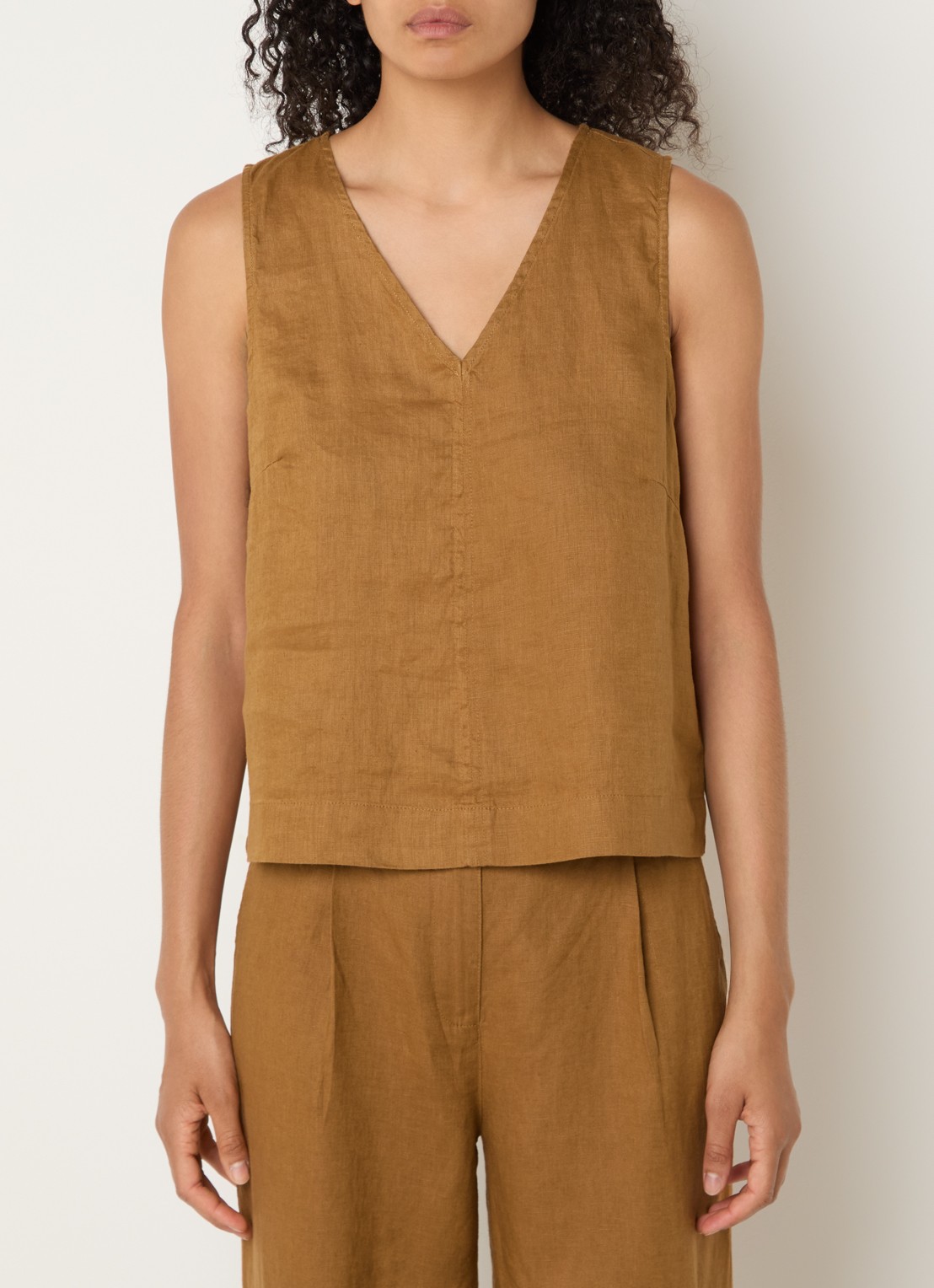 Benetton Mouwloze top in linnenblend met V-hals - detail camel