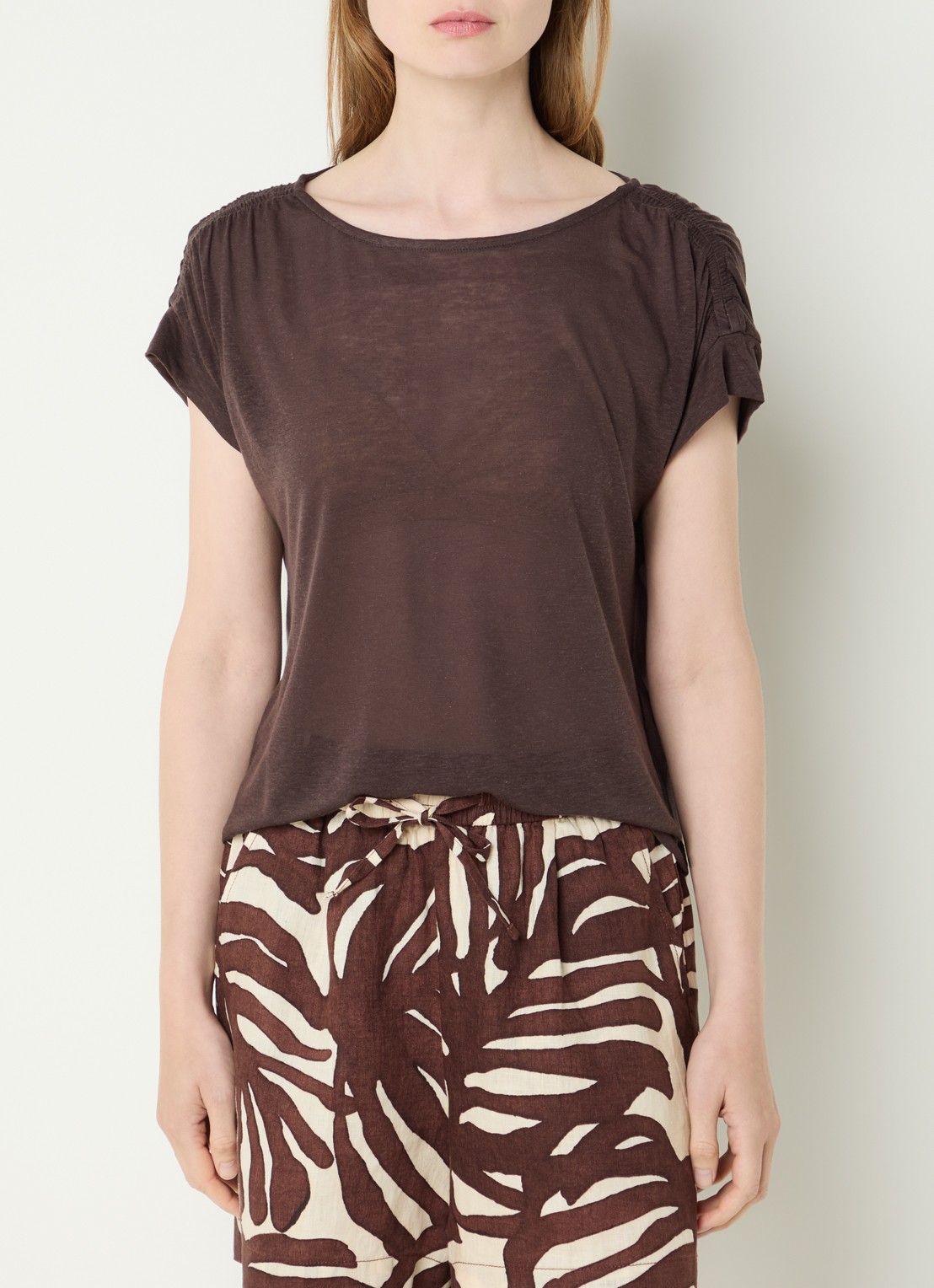 Benetton Semi-transparant T-shirt met ruches - detail bruin