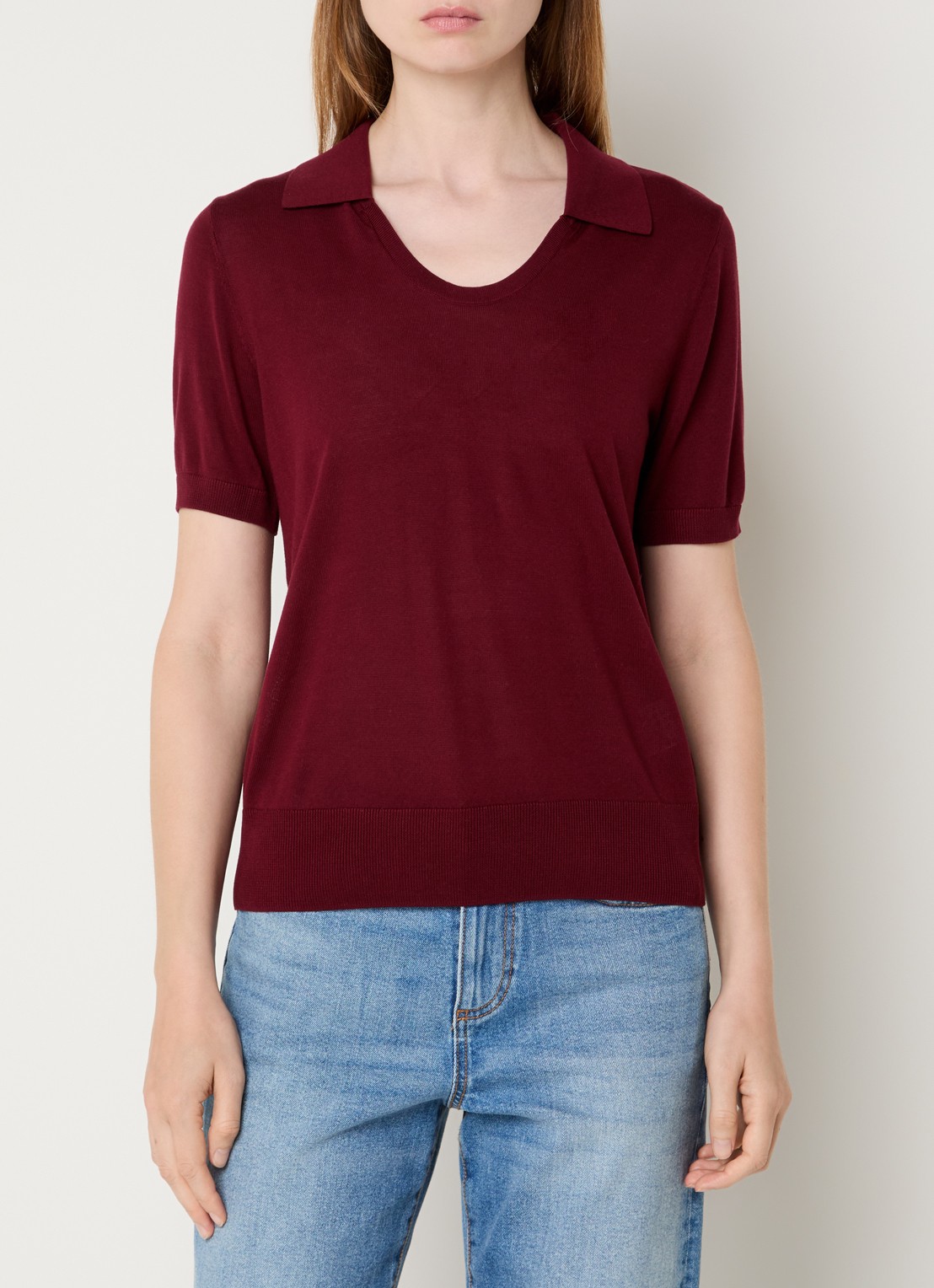 Benetton Semi-transparante polo in zijdeblend met ronde hals - detail bordeauxrood